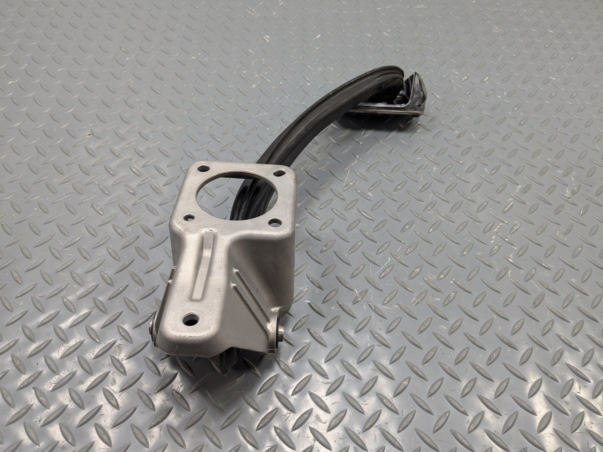 2009 - 2011 OEM MERCEDES-BENZ ML63 BRAKE PEDAL ASSEMBLY