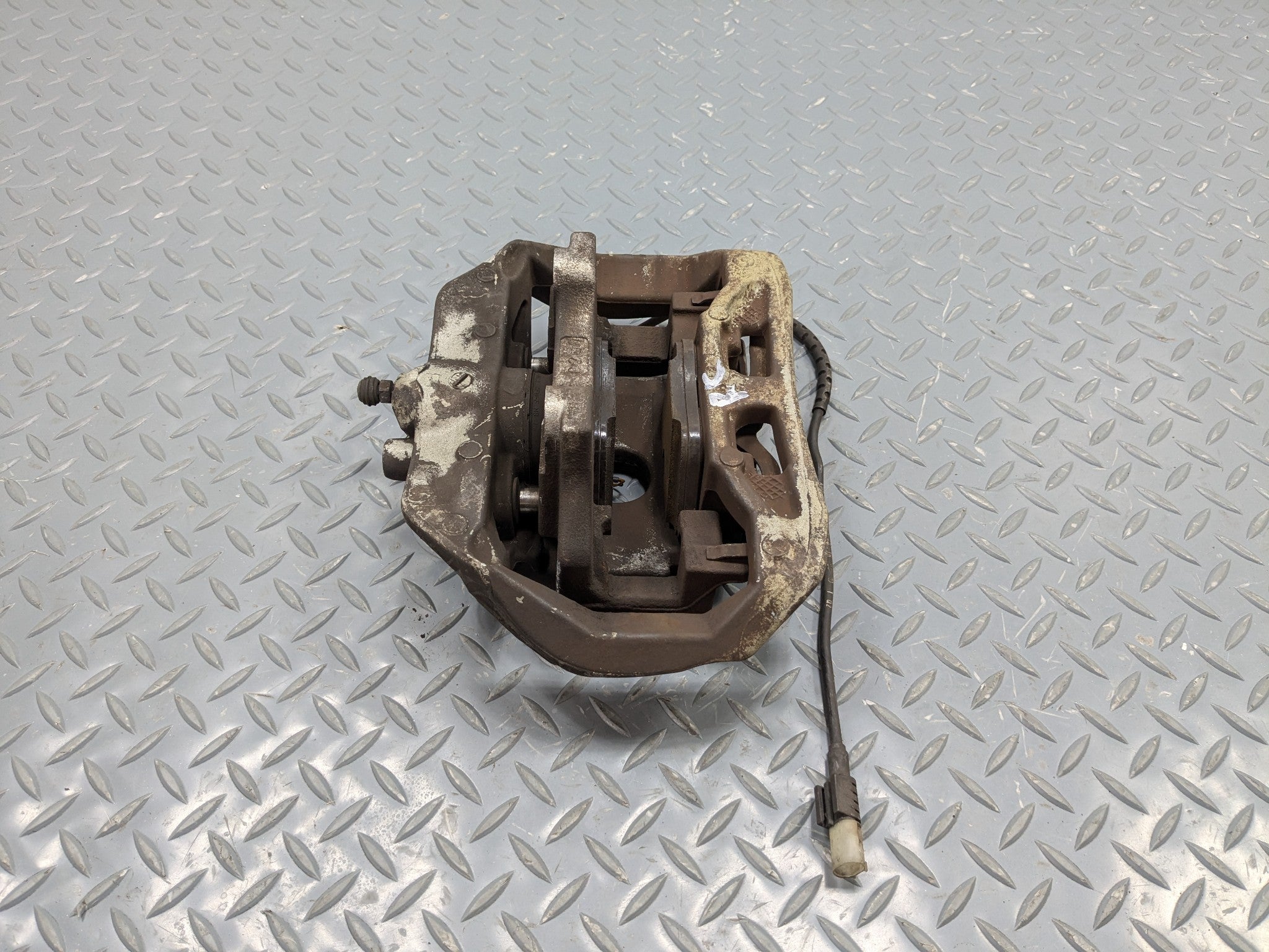 2009 - 2011 OEM MERCEDES-BENZ ML63 REAR RIGHT PASSENGER BRAKE CALIPER