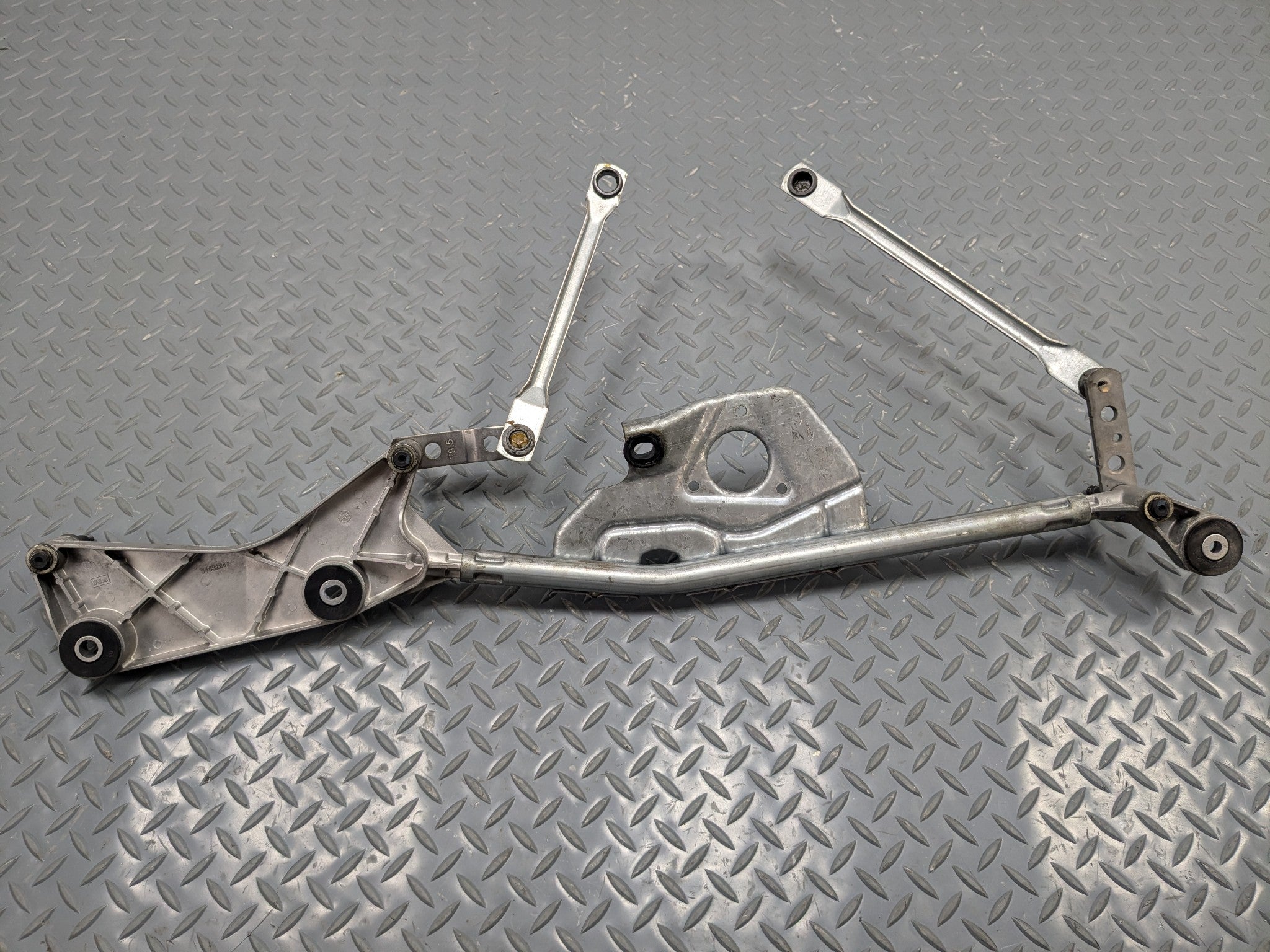 09 - 11 OEM MERCEDES-BENZ ML63 WINDSHIELD WIPER TRANSMISSION LINKAGE