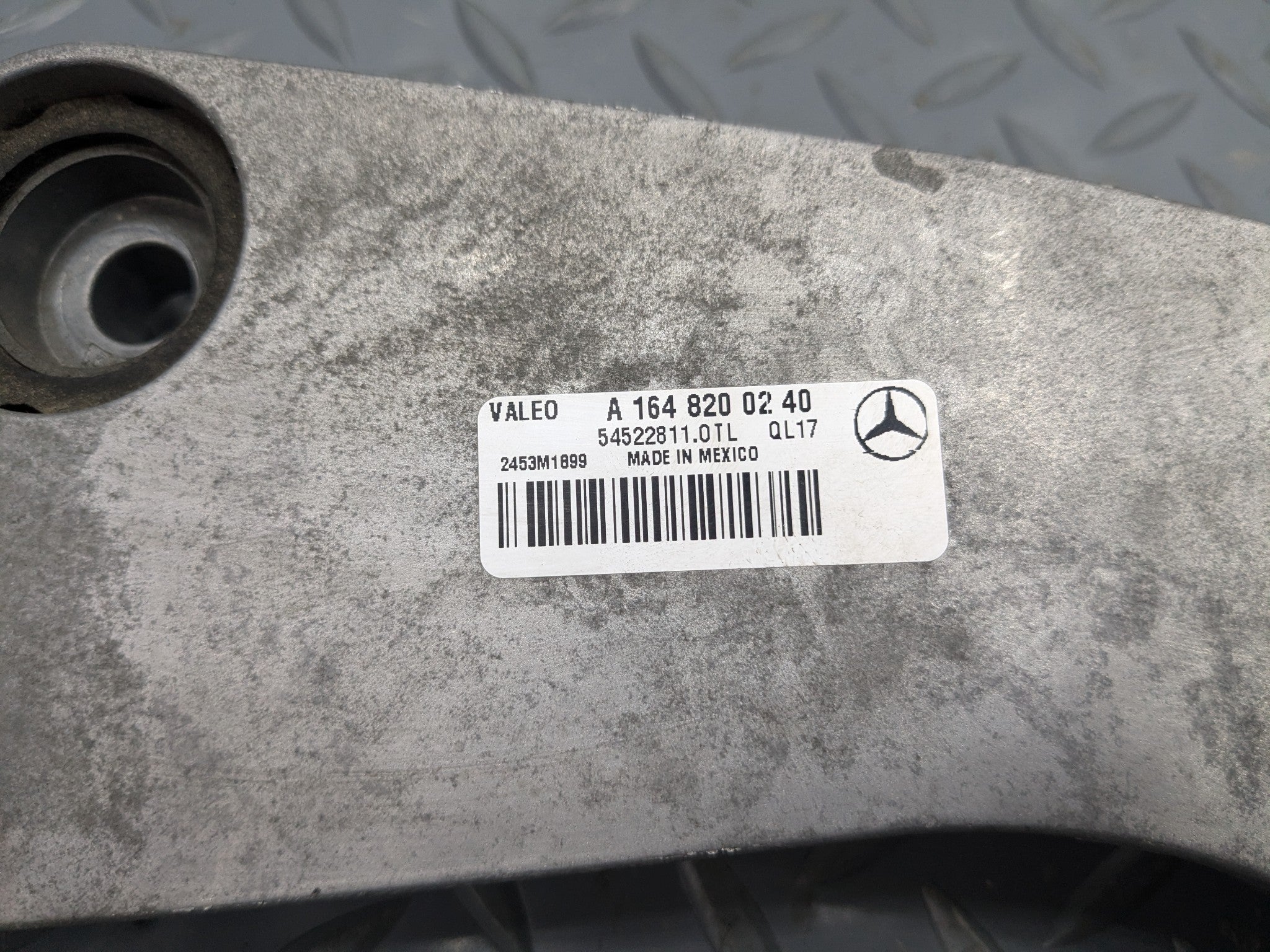 09 - 11 OEM MERCEDES-BENZ ML63 WINDSHIELD WIPER TRANSMISSION LINKAGE