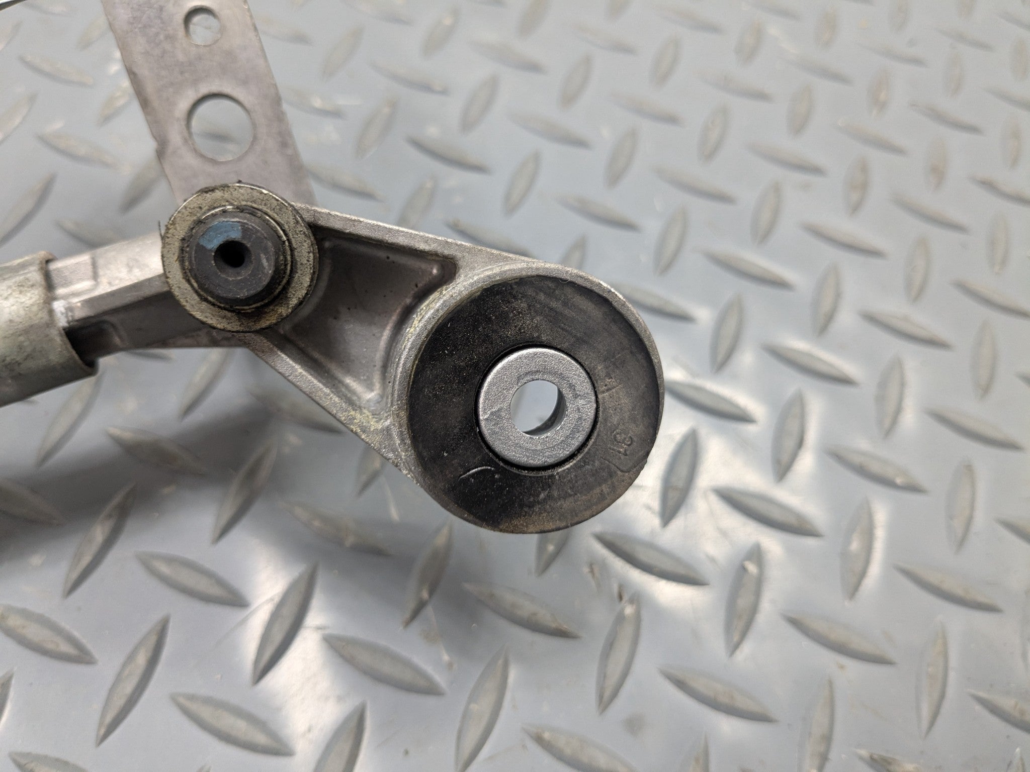 09 - 11 OEM MERCEDES-BENZ ML63 WINDSHIELD WIPER TRANSMISSION LINKAGE