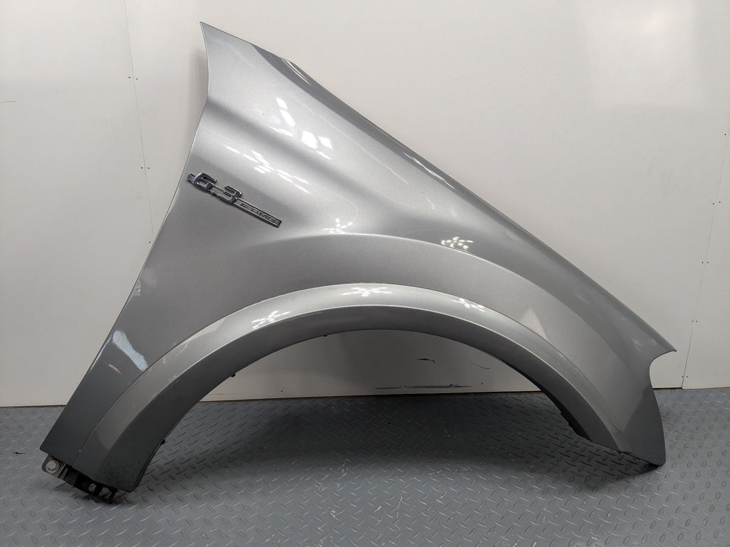 2009 - 2011 OEM MERCEDES-BENZ ML63 FRONT RIGHT PASSENGER SIDE FENDER SILVER GRAY