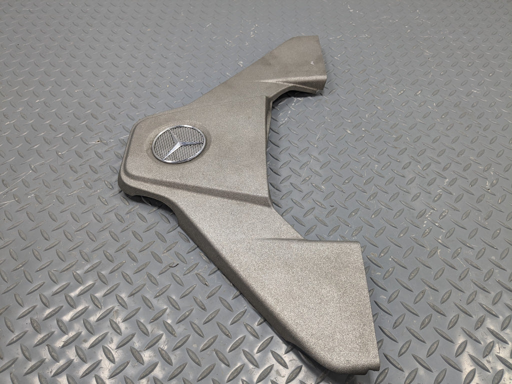 2009 - 2011 OEM MERCEDES-BENZ ML63 FRONT CYLINDER HEAD COVER PLATE WITH LOGO