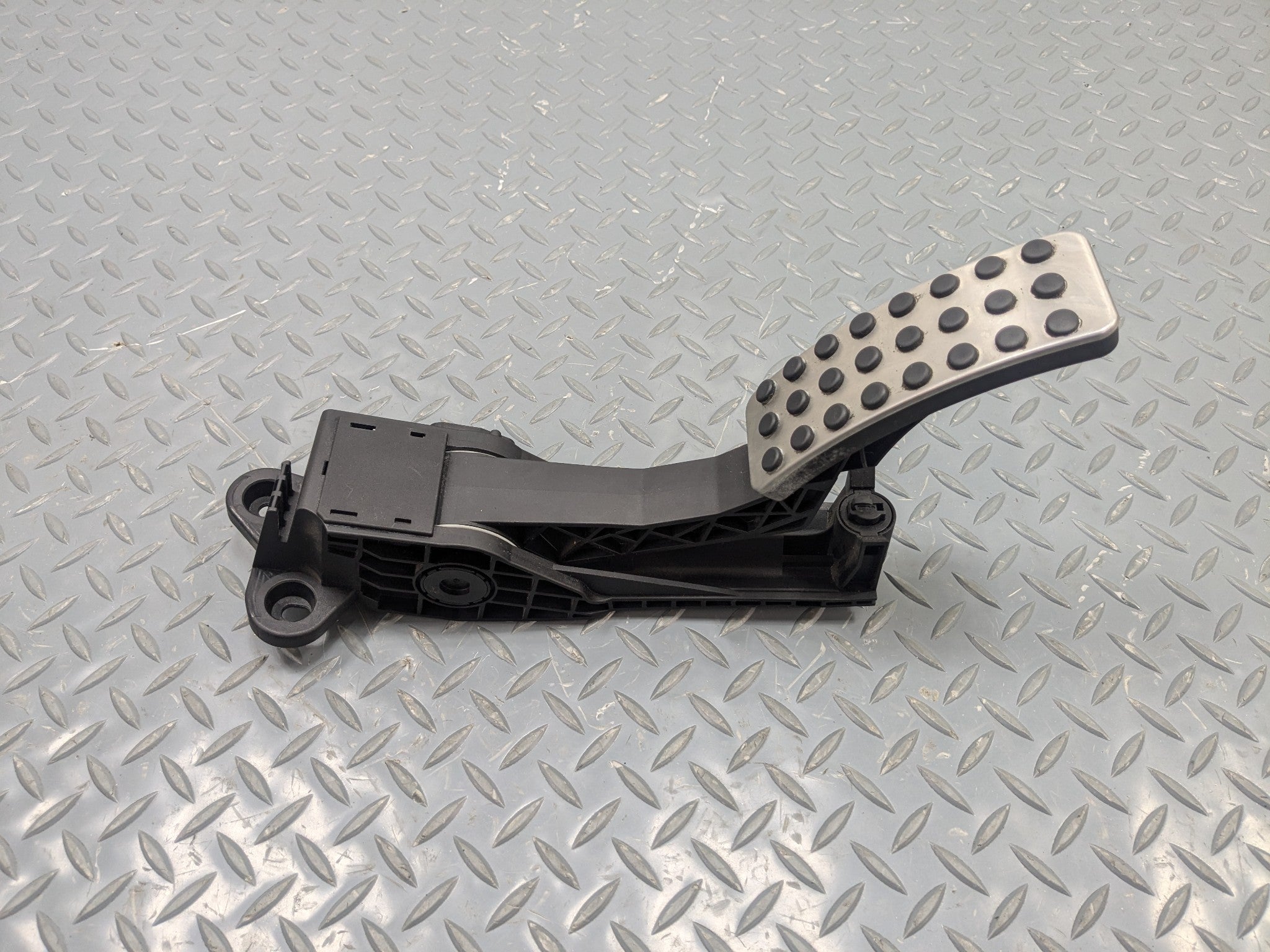 2009 - 2011 OEM MERCEDES-BENZ ML63 GAS THROTTLE PEDAL ACCELERATOR SENSOR