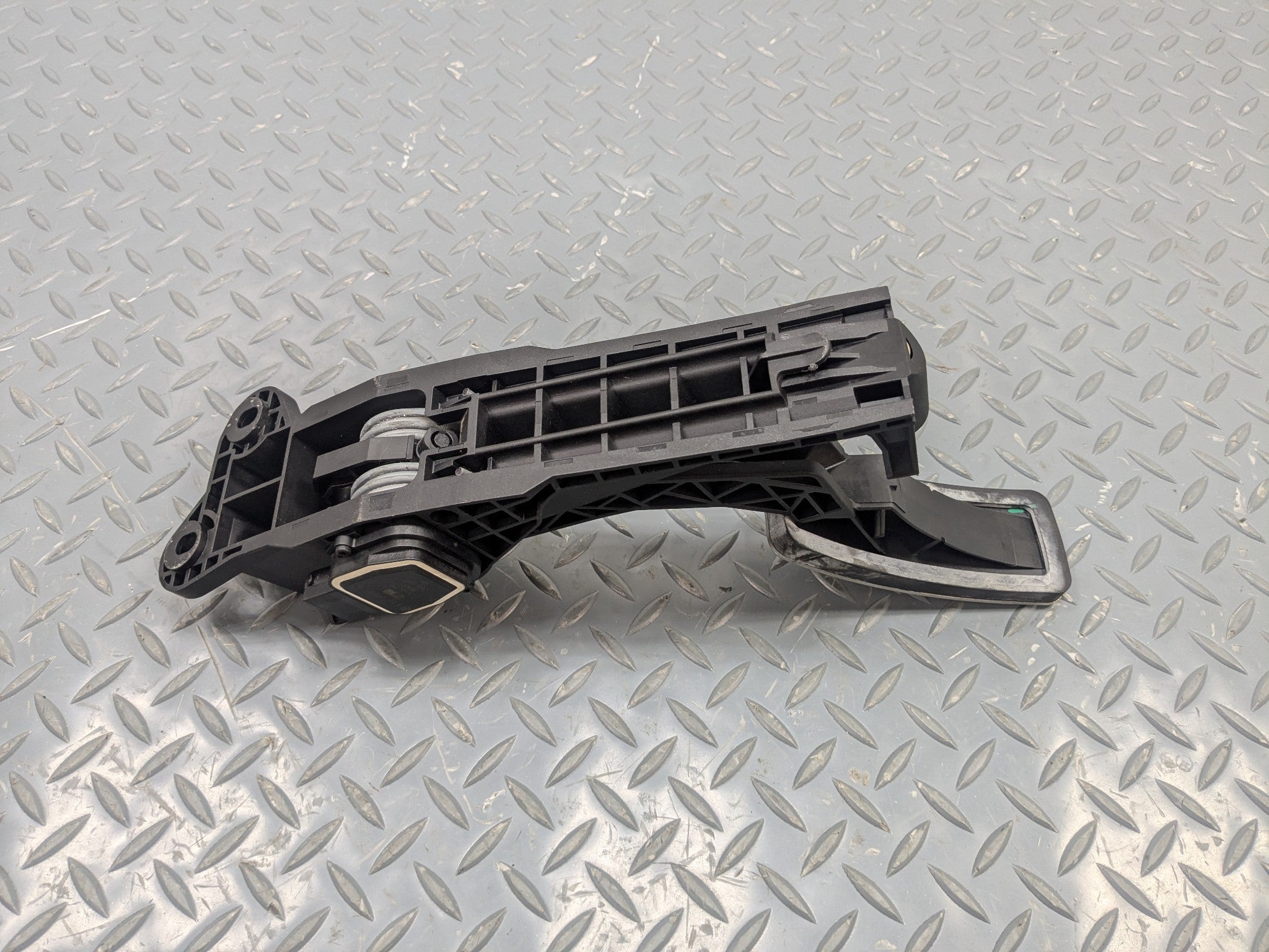 2009 - 2011 OEM MERCEDES-BENZ ML63 GAS THROTTLE PEDAL ACCELERATOR SENSOR