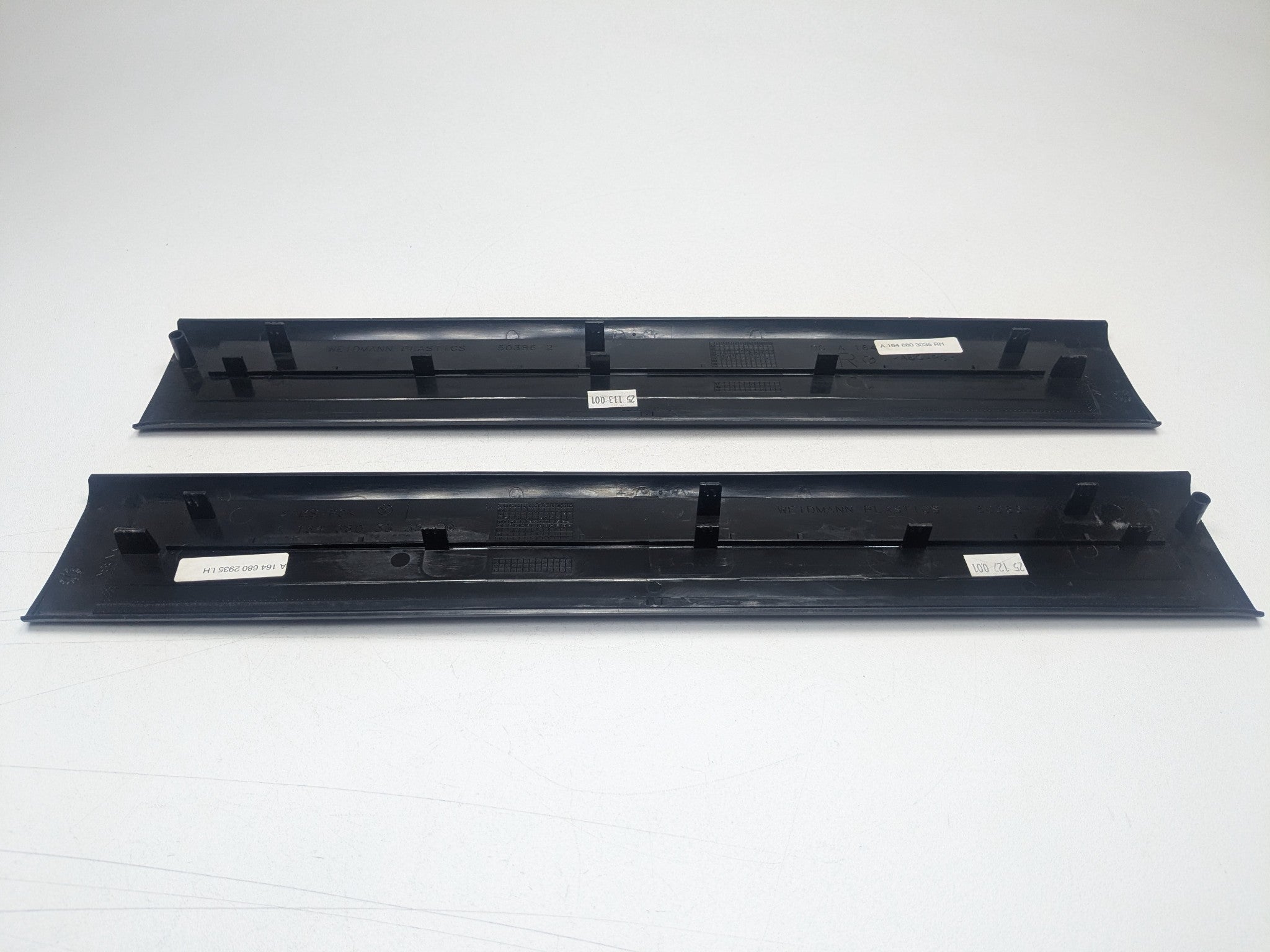 2009 - 2011 OEM MERCEDES-BENZ ML63 LEFT AND RIGHT DOOR SILL PLATE SET