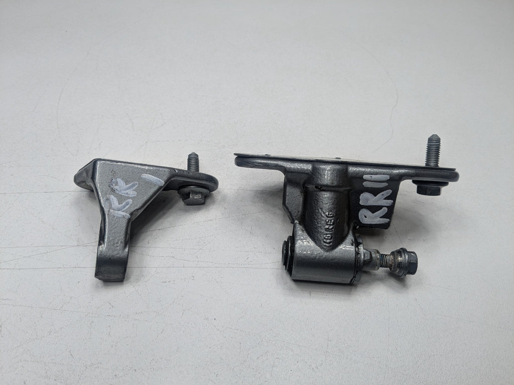 2009 - 2011 OEM MERCEDES-BENZ ML63 REAR RIGHT PASSENGER SIDE DOOR HINGE