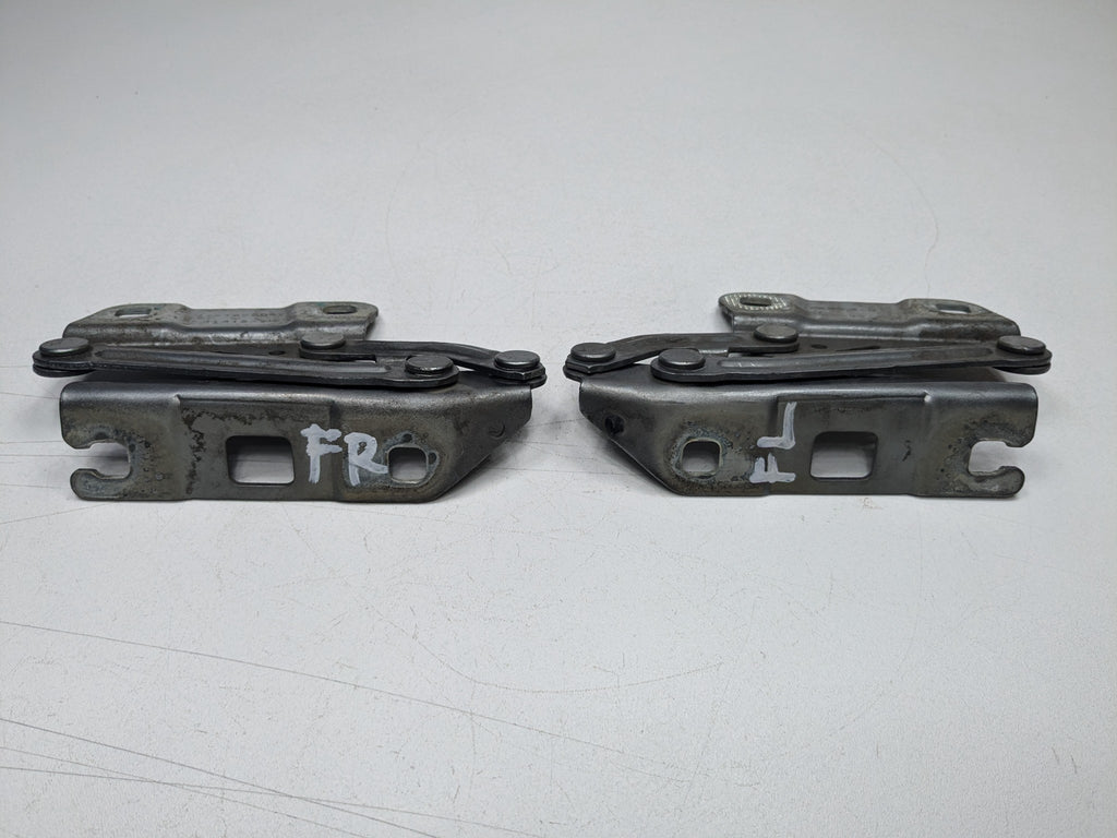 2009 - 2011 OEM MERCEDES-BENZ ML63 FRONT SIDE HOOD HINGE BRACKET SET