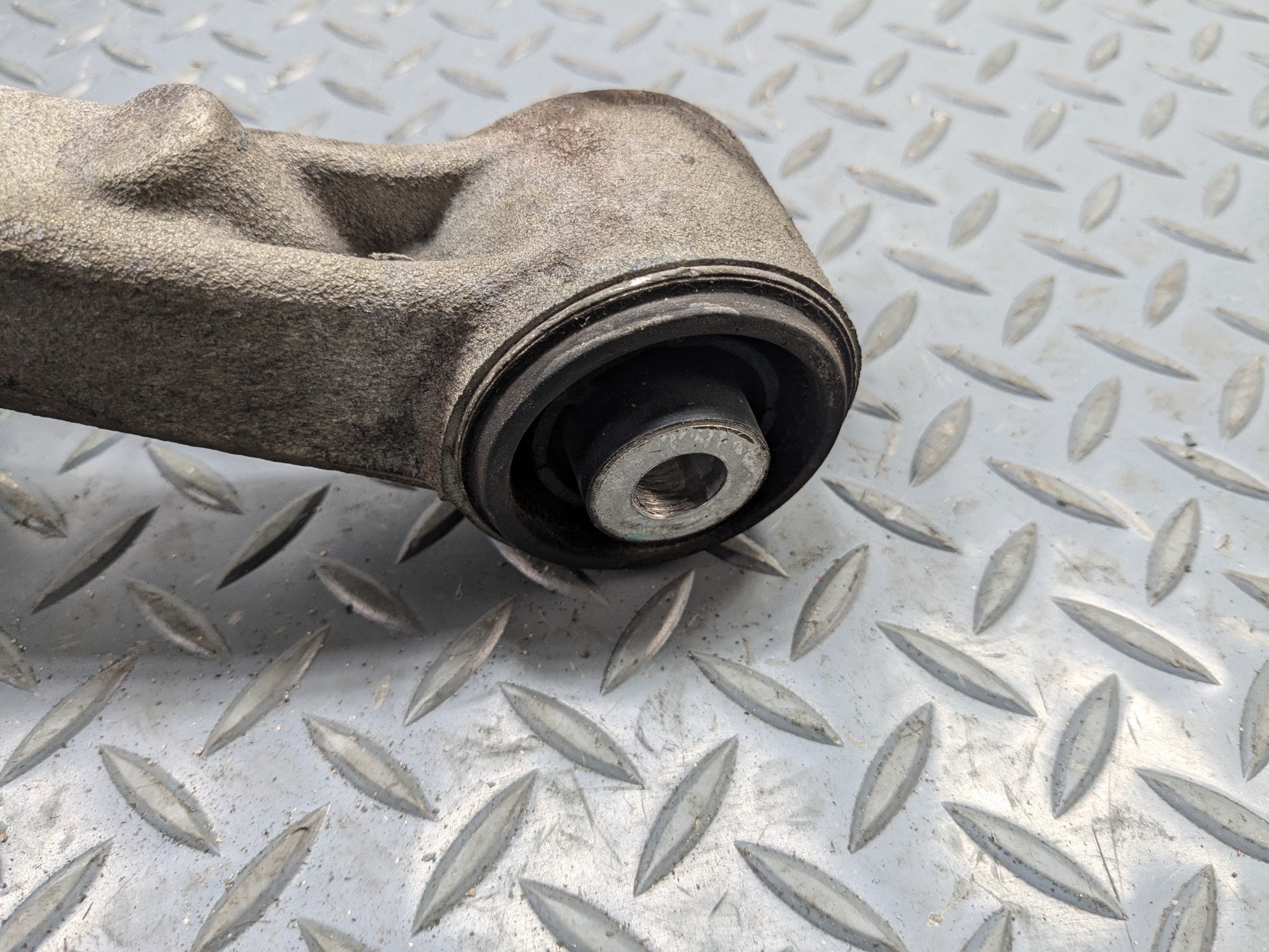2009 - 2011 OEM MERCEDES-BENZ ML63 REAR LEFT DRIVER SIDE LOWER CONTROL ARM