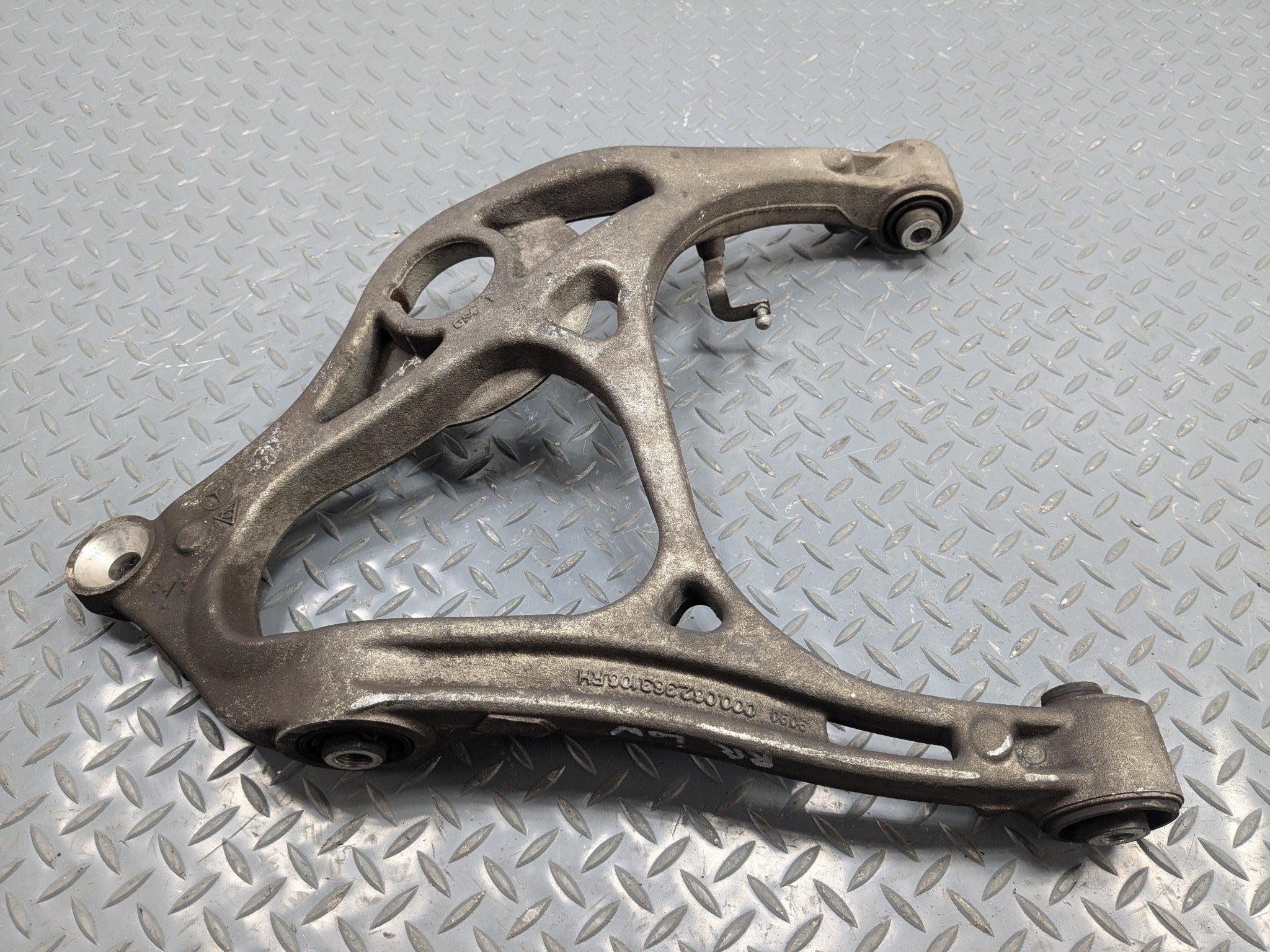 2009 - 2011 OEM MERCEDES-BENZ ML63 REAR RIGHT PASSENGER SIDE LOWER CONTROL ARM