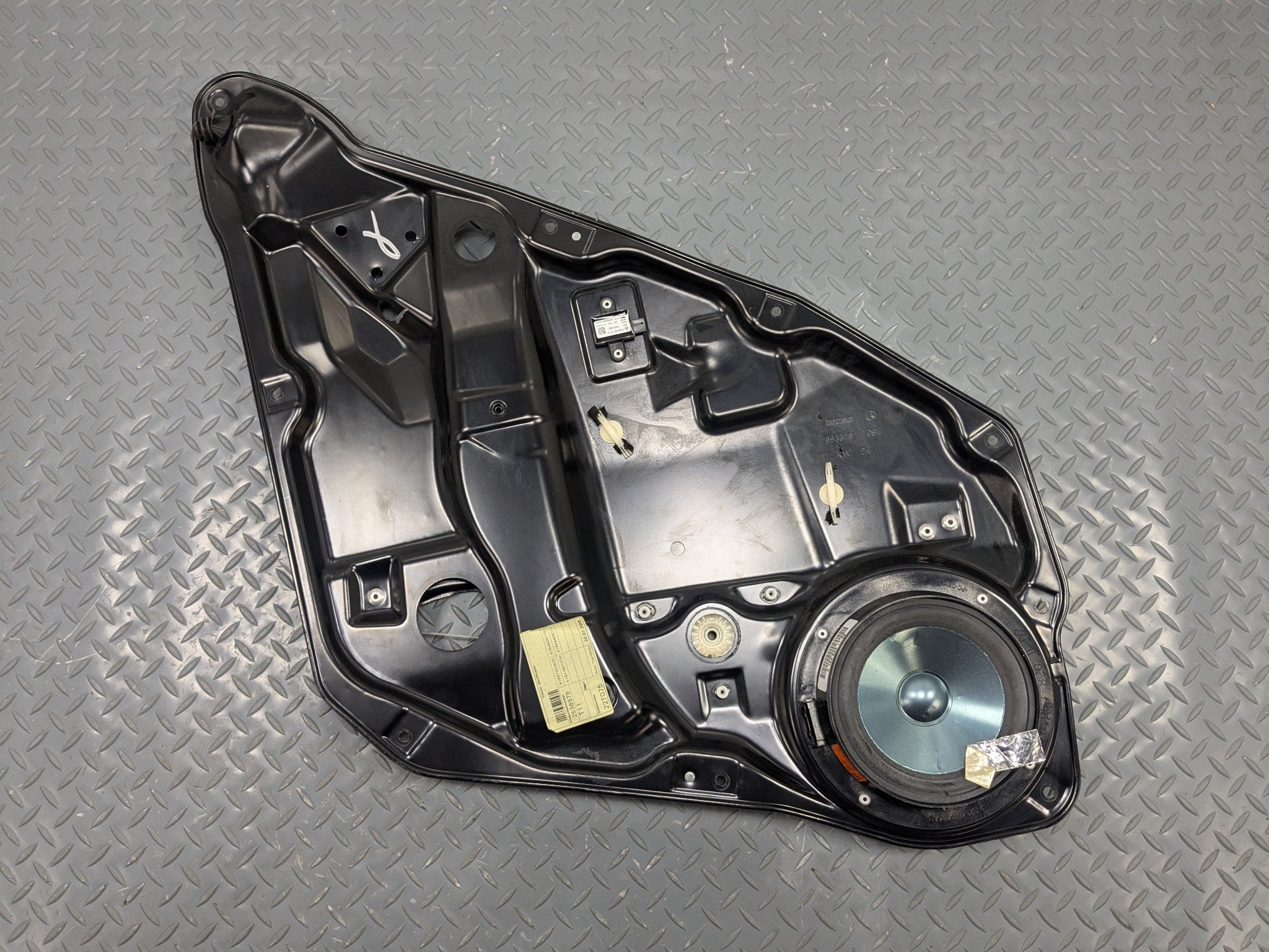 2009 - 2011 OEM MERCEDES-BENZ ML63 REAR RIGHT SIDE CARGO REGULATOR ASSEMBLY