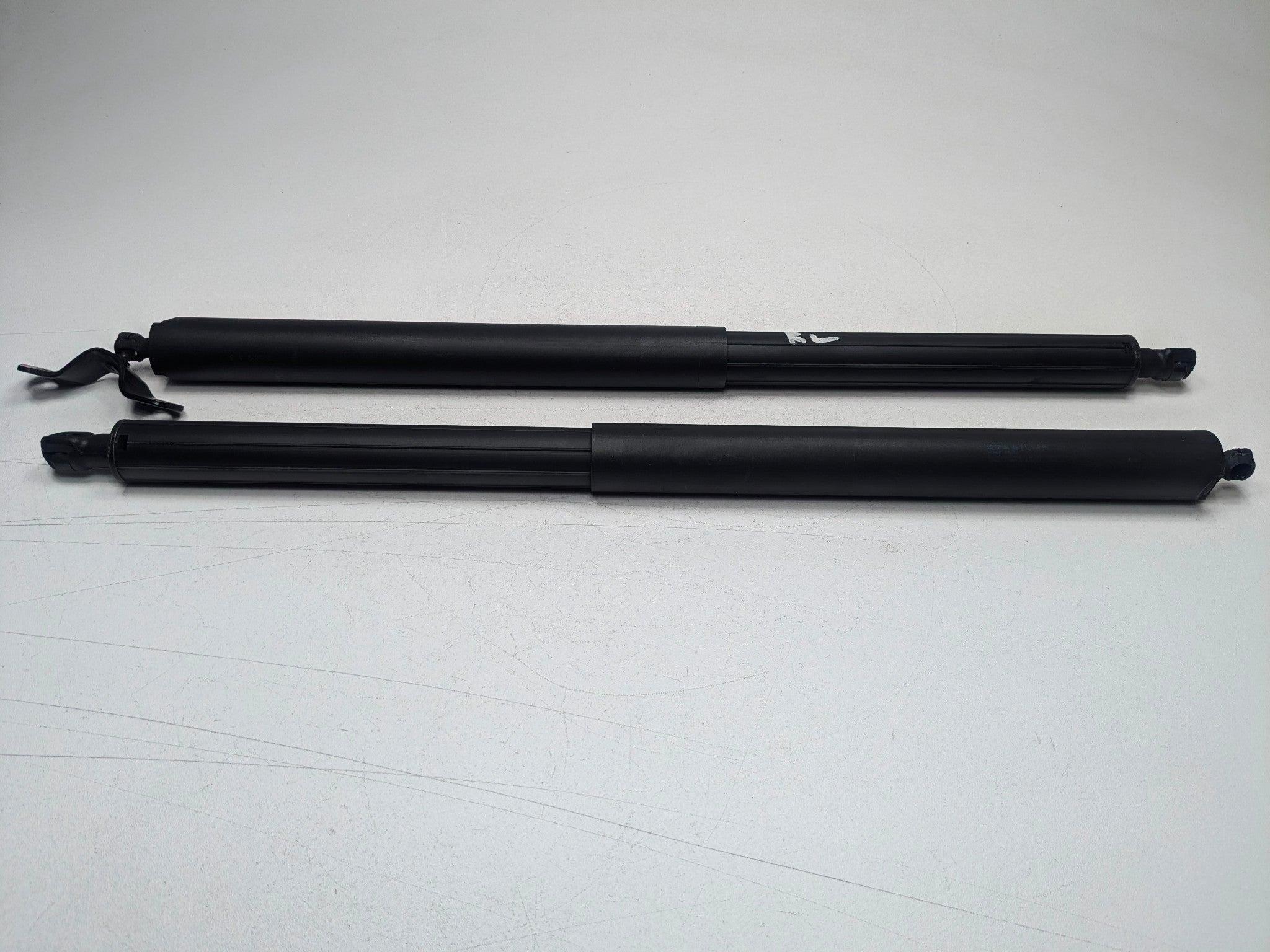 2009 - 2011 OEM MERCEDES-BENZ ML63 REAR LEFT RIGHT SIDE HATCHBACK SUPPORT STRUT