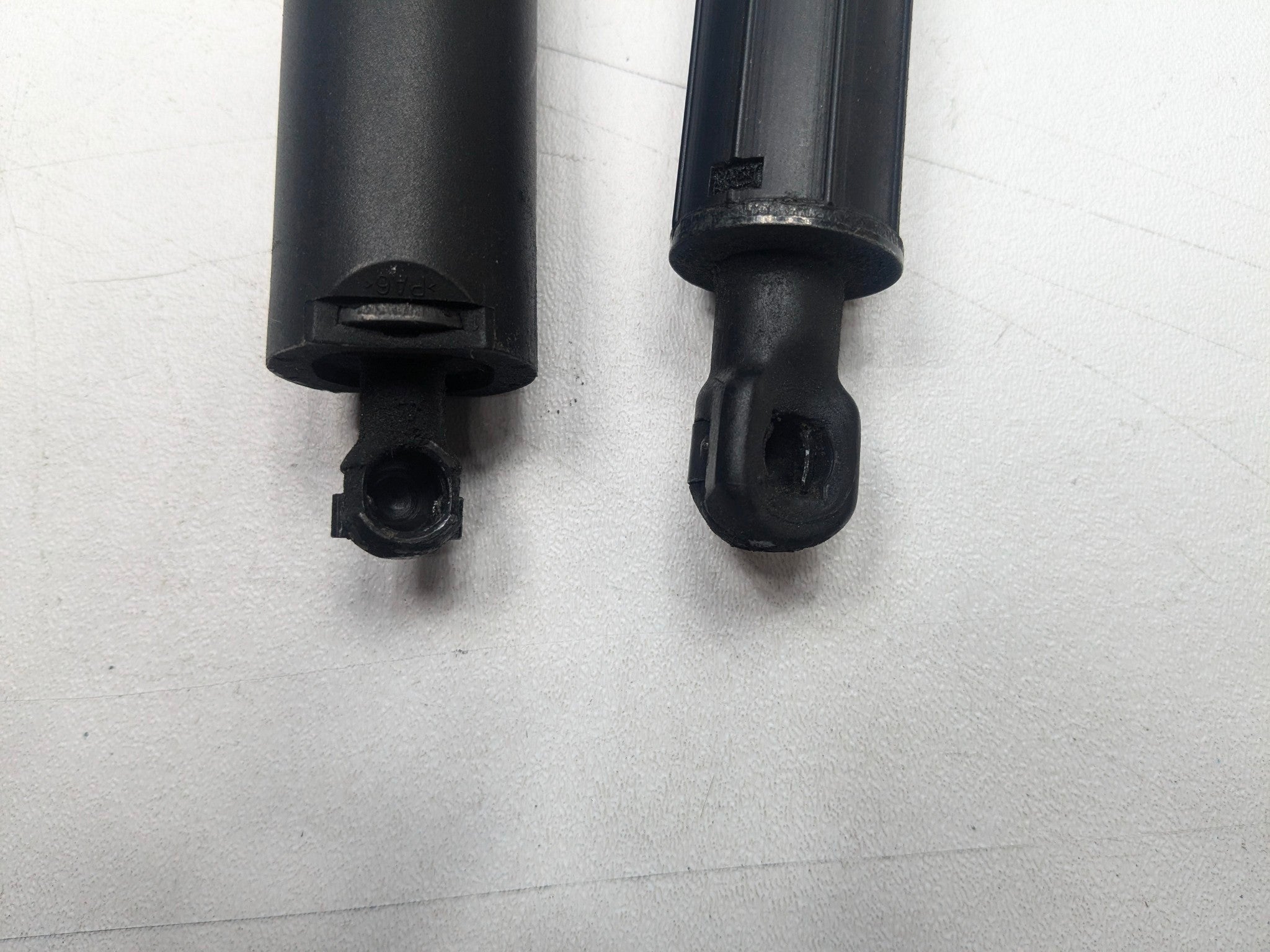 2009 - 2011 OEM MERCEDES-BENZ ML63 REAR LEFT RIGHT SIDE HATCHBACK SUPPORT STRUT