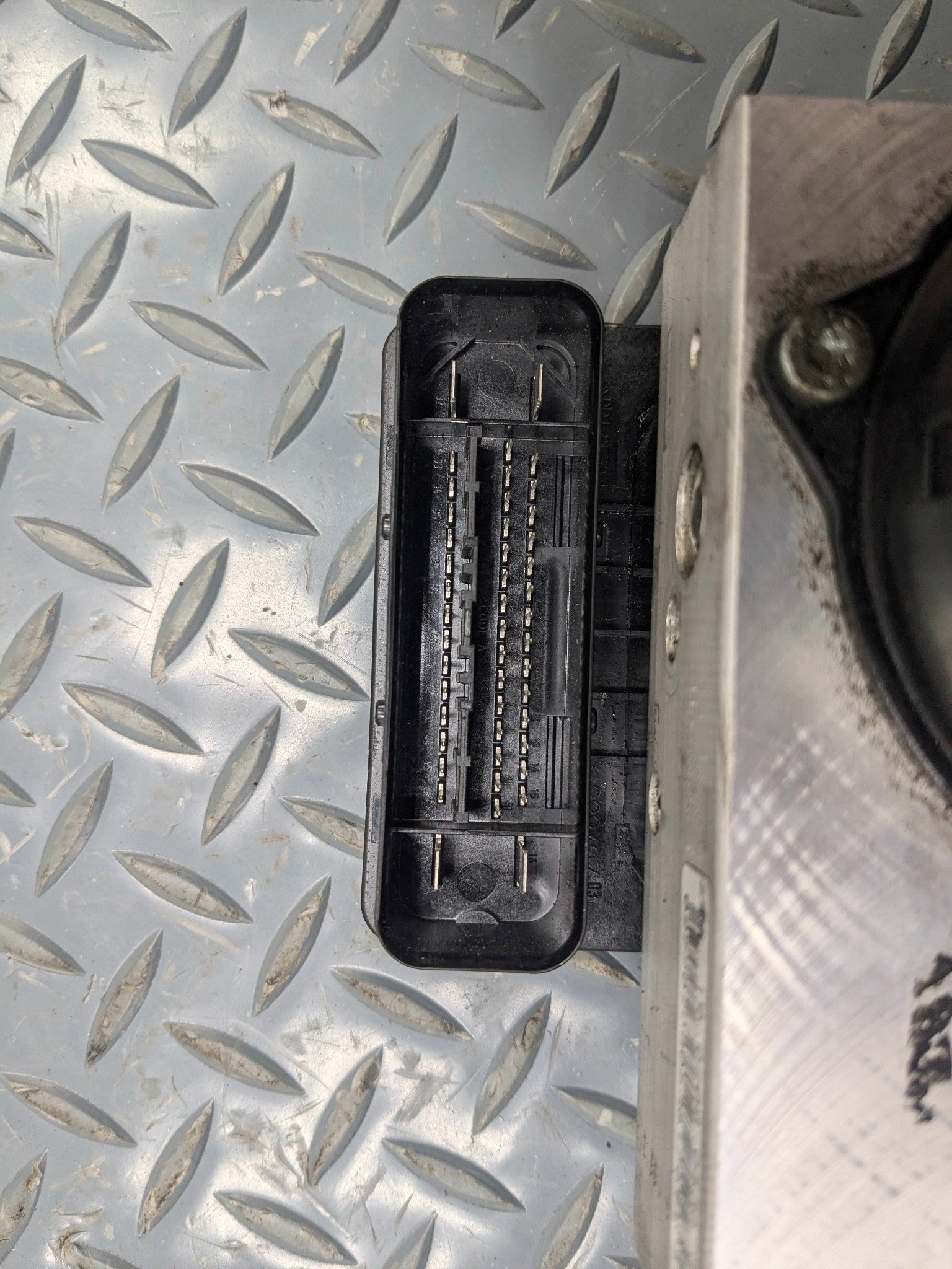 2009 - 2011 OEM MERCEDES-BENZ ML63 ABS ANTI-LOCK BRAKE PUMP CONTROL MODULE