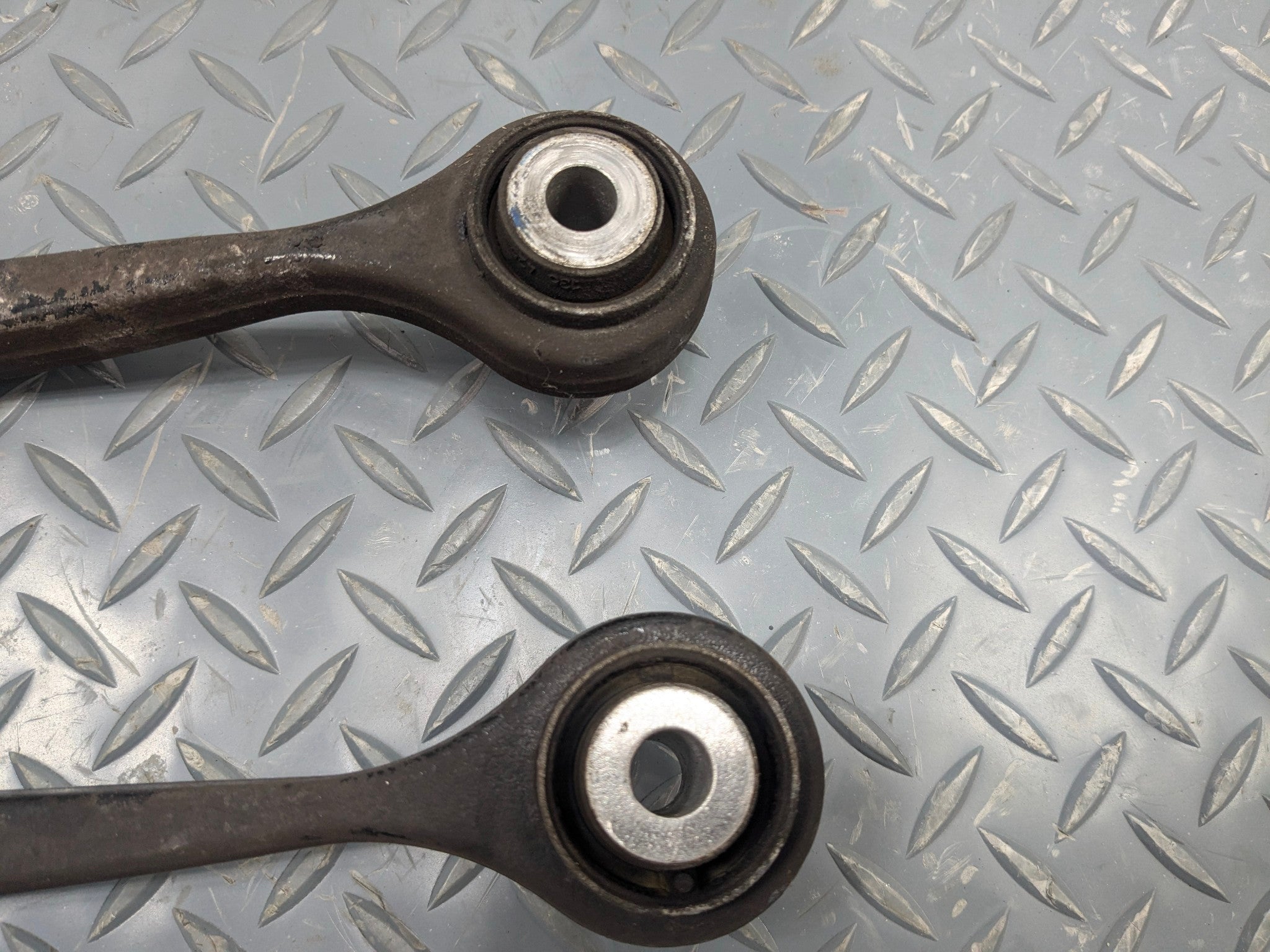 09 - 11 OEM MERCEDES-BENZ ML63 REAR RIGHT AND LEFT UPPER TRAILING CONTROL ARMS