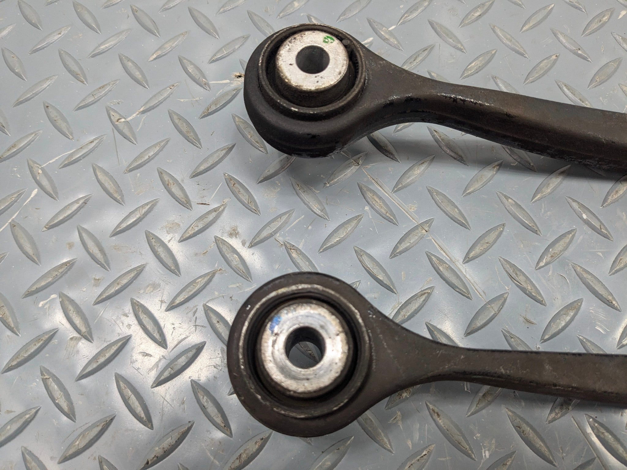 09 - 11 OEM MERCEDES-BENZ ML63 REAR RIGHT AND LEFT UPPER TRAILING CONTROL ARMS