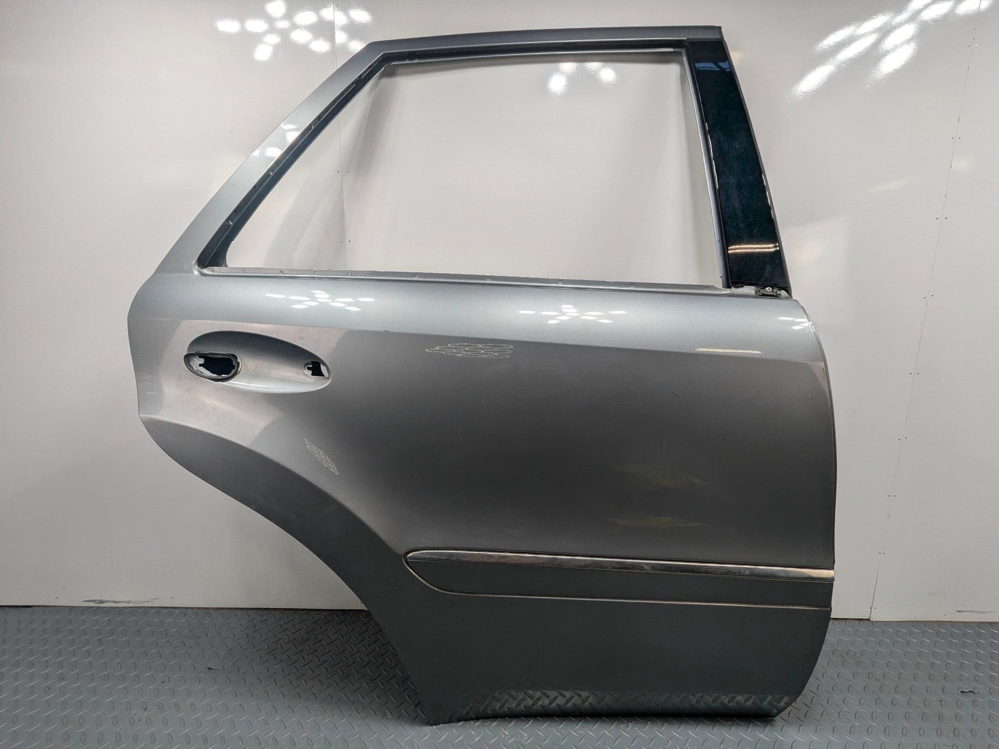 09 - 11 OEM MERCEDES-BENZ ML63 REAR RIGHT PASSENGER SIDE DOOR SHELL PANEL GRAY