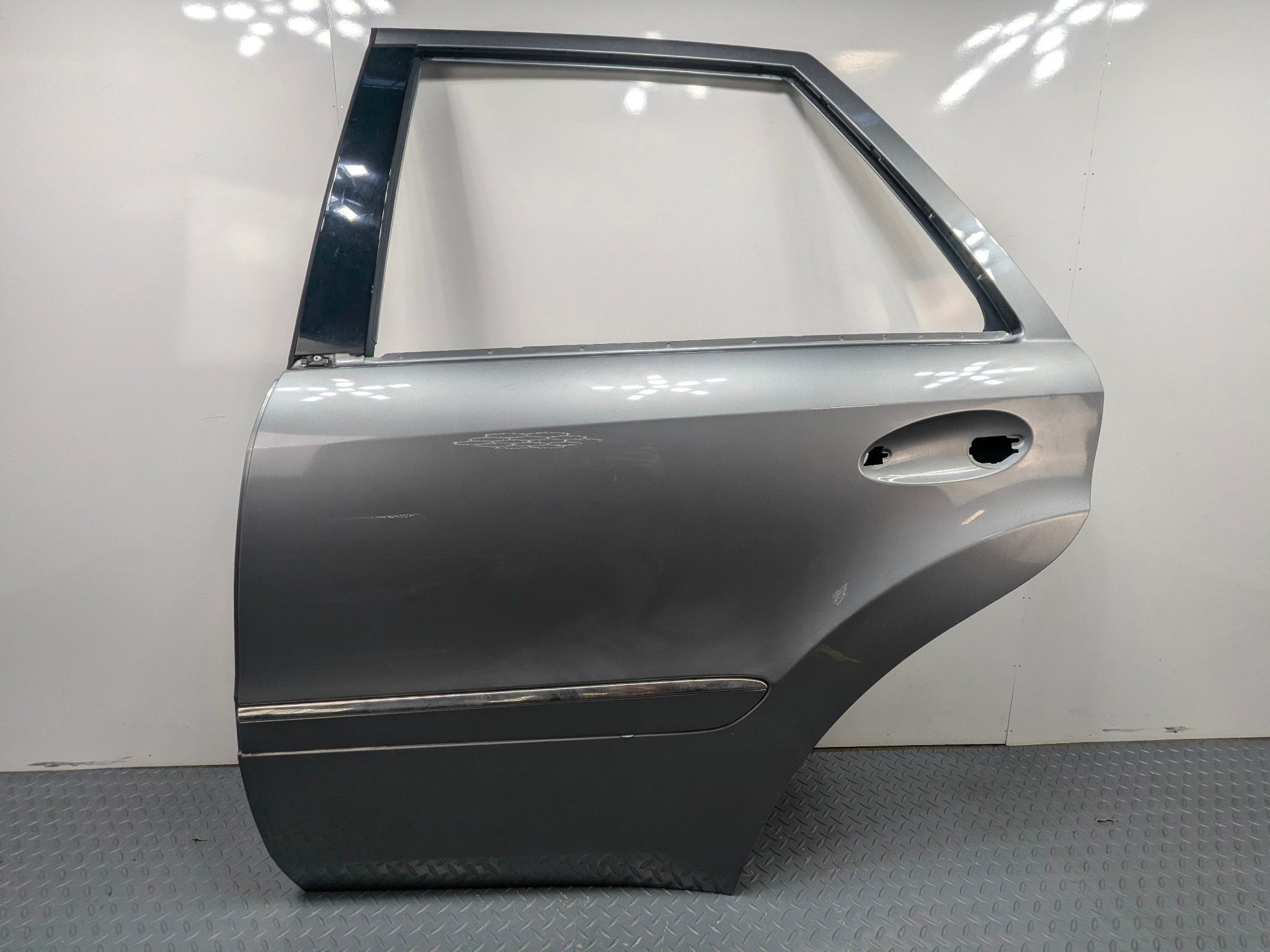 2009 - 2011 OEM MERCEDES-BENZ ML63 REAR LEFT DRIVER SIDE DOOR SHELL PANEL GRAY