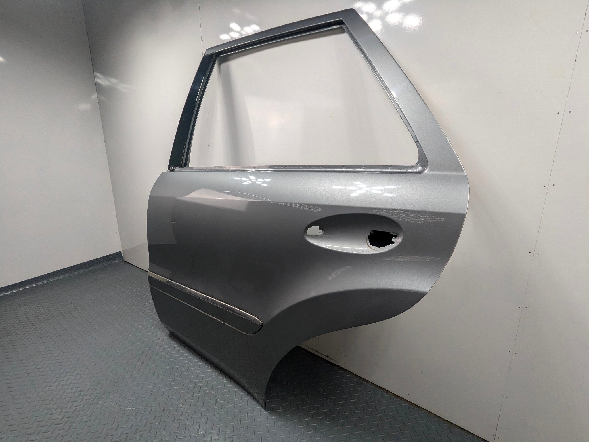 2009 - 2011 OEM MERCEDES-BENZ ML63 REAR LEFT DRIVER SIDE DOOR SHELL PANEL GRAY