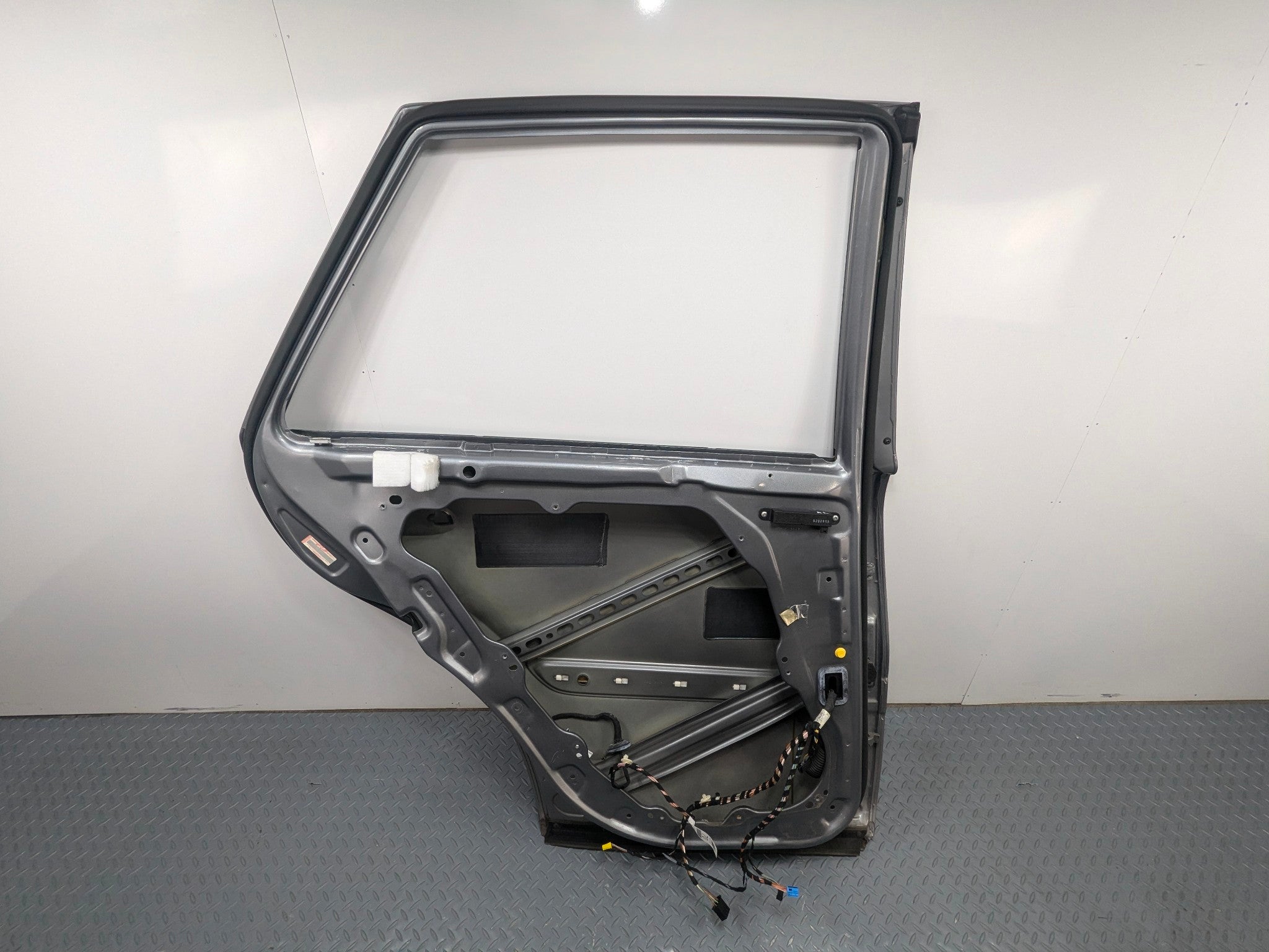 2009 - 2011 OEM MERCEDES-BENZ ML63 REAR LEFT DRIVER SIDE DOOR SHELL PANEL GRAY