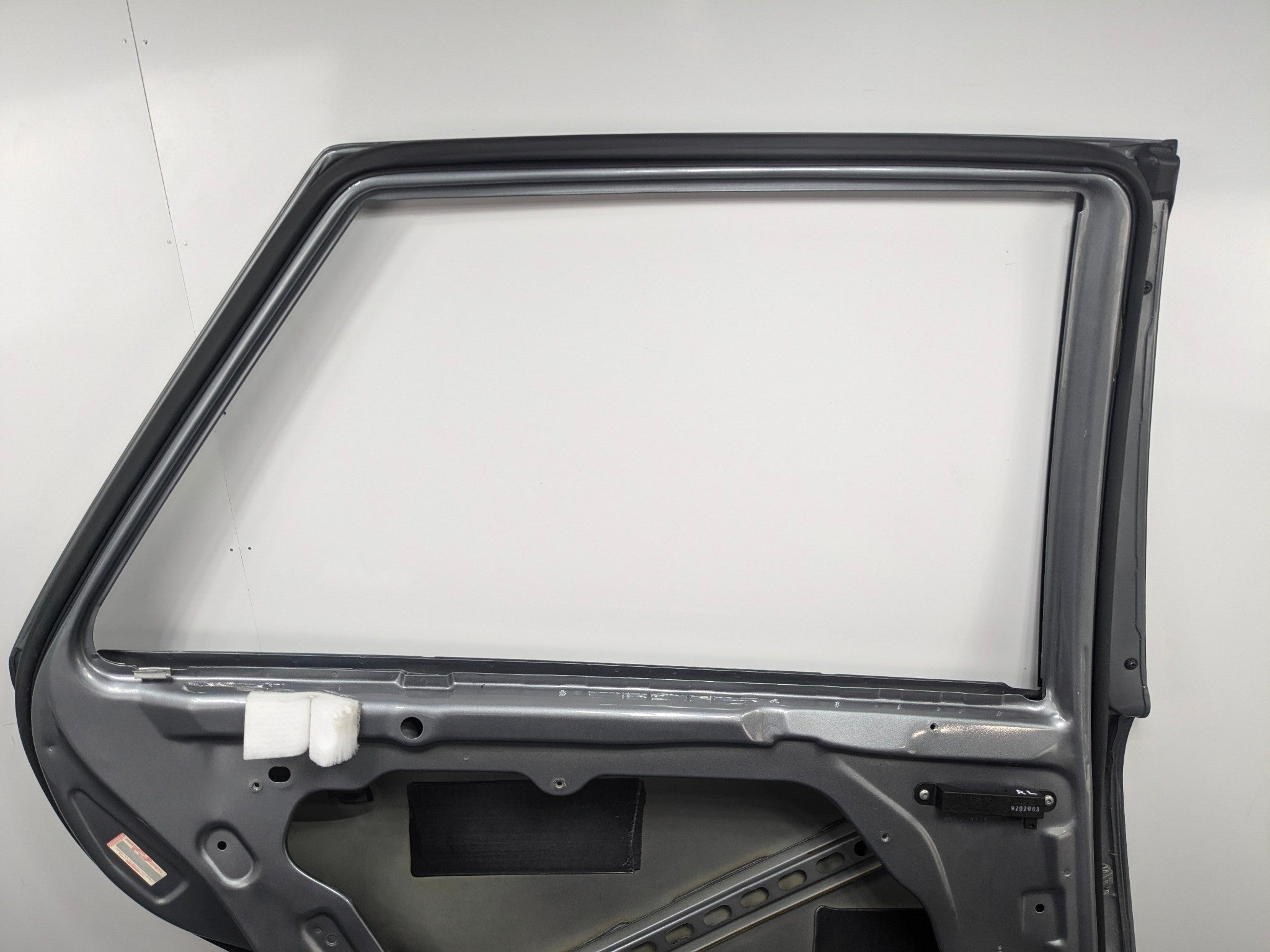 2009 - 2011 OEM MERCEDES-BENZ ML63 REAR LEFT DRIVER SIDE DOOR SHELL PANEL GRAY