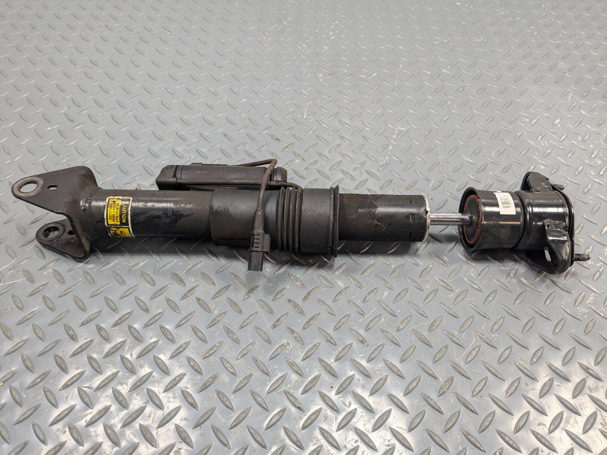 2009 - 2011 OEM MERCEDES-BENZ ML63 REAR RIGHT SIDE AIR STRUT SHOCK ABSORBER