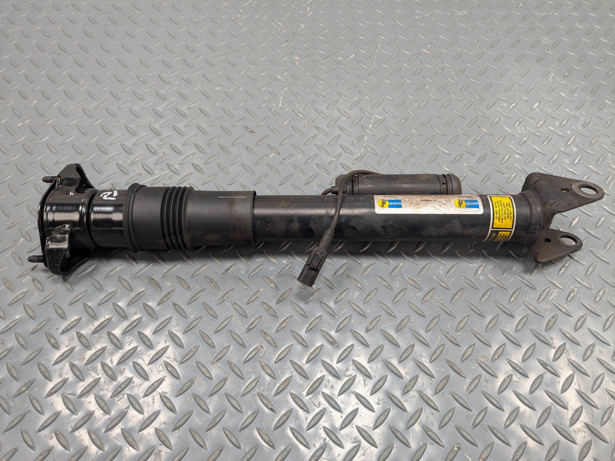 2009 - 2011 OEM MERCEDES-BENZ ML63 REAR LEFT SIDE AIR STRUT SHOCK ABSORBER