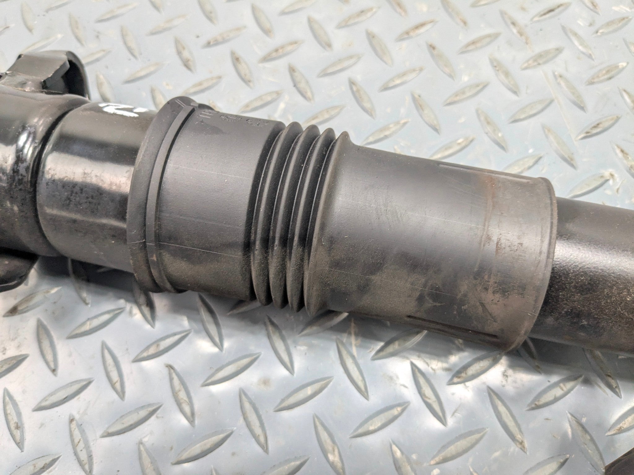 2009 - 2011 OEM MERCEDES-BENZ ML63 REAR RIGHT SIDE AIR STRUT SHOCK ABSORBER