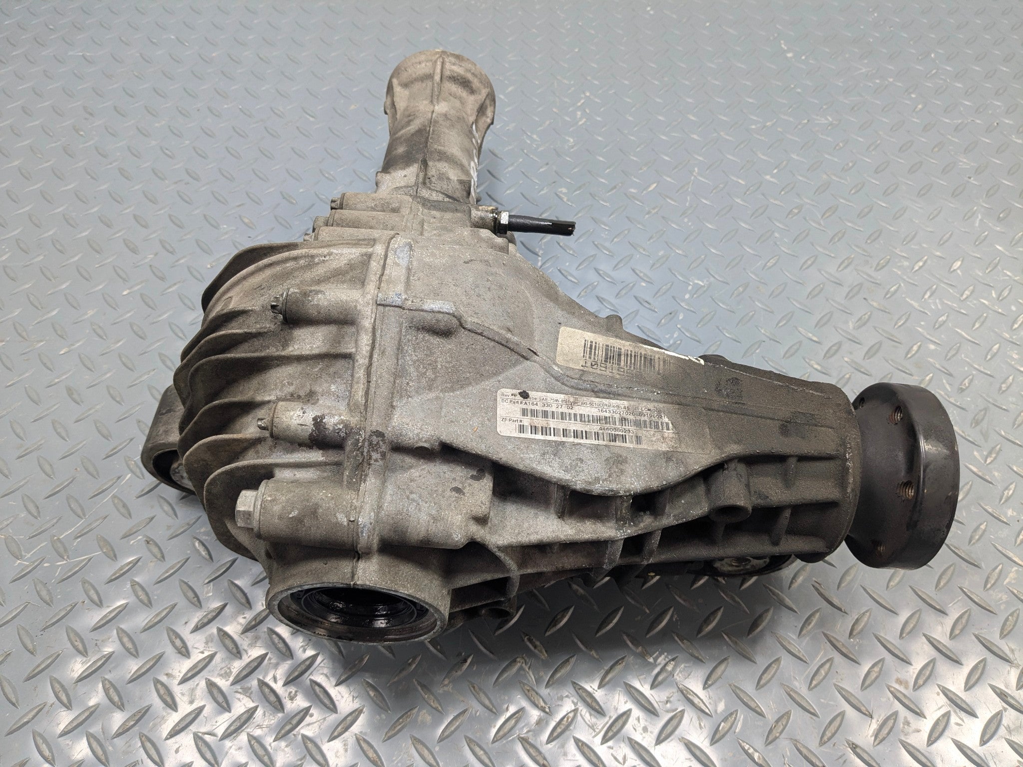 2009 - 2011 OEM MERCEDES-BENZ ML63 AWD FRONT DIFFERENTIAL CARRIER ASSEMBLY