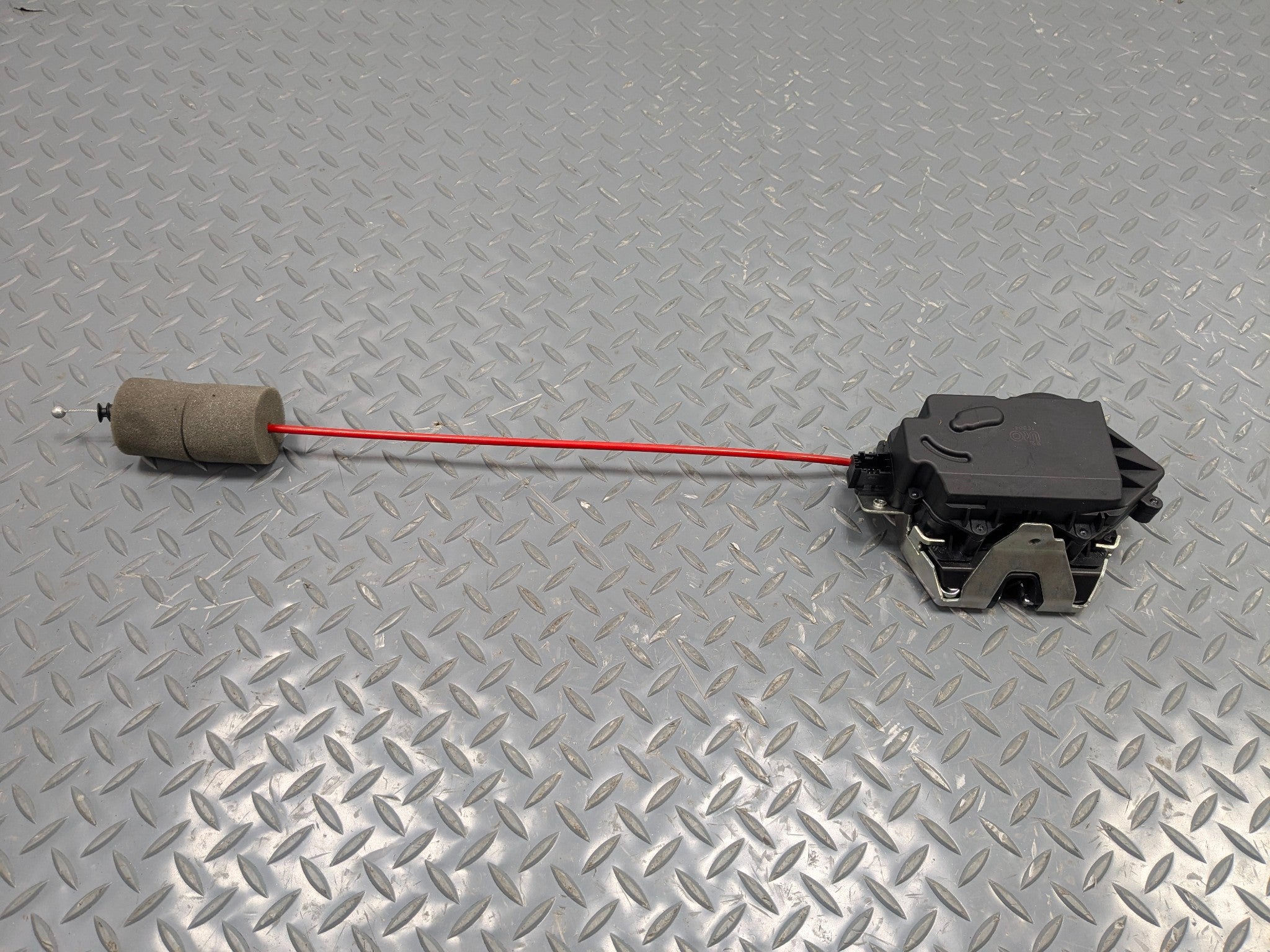 2009 - 2011 OEM MERCEDES-BENZ ML63 REAR TRUNK TAILGATE LOCK LATCH ACTUATOR