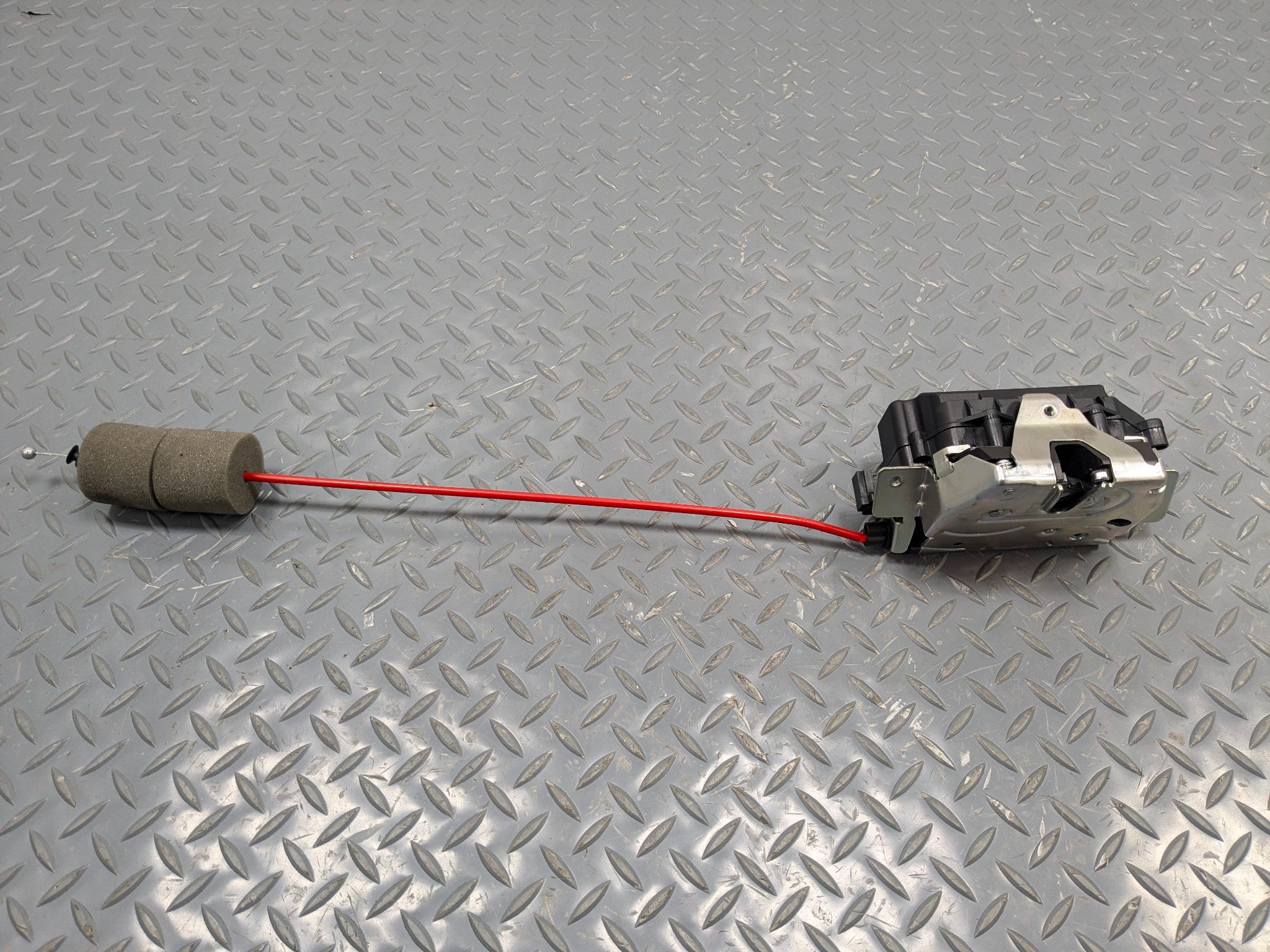2009 - 2011 OEM MERCEDES-BENZ ML63 REAR TRUNK TAILGATE LOCK LATCH ACTUATOR