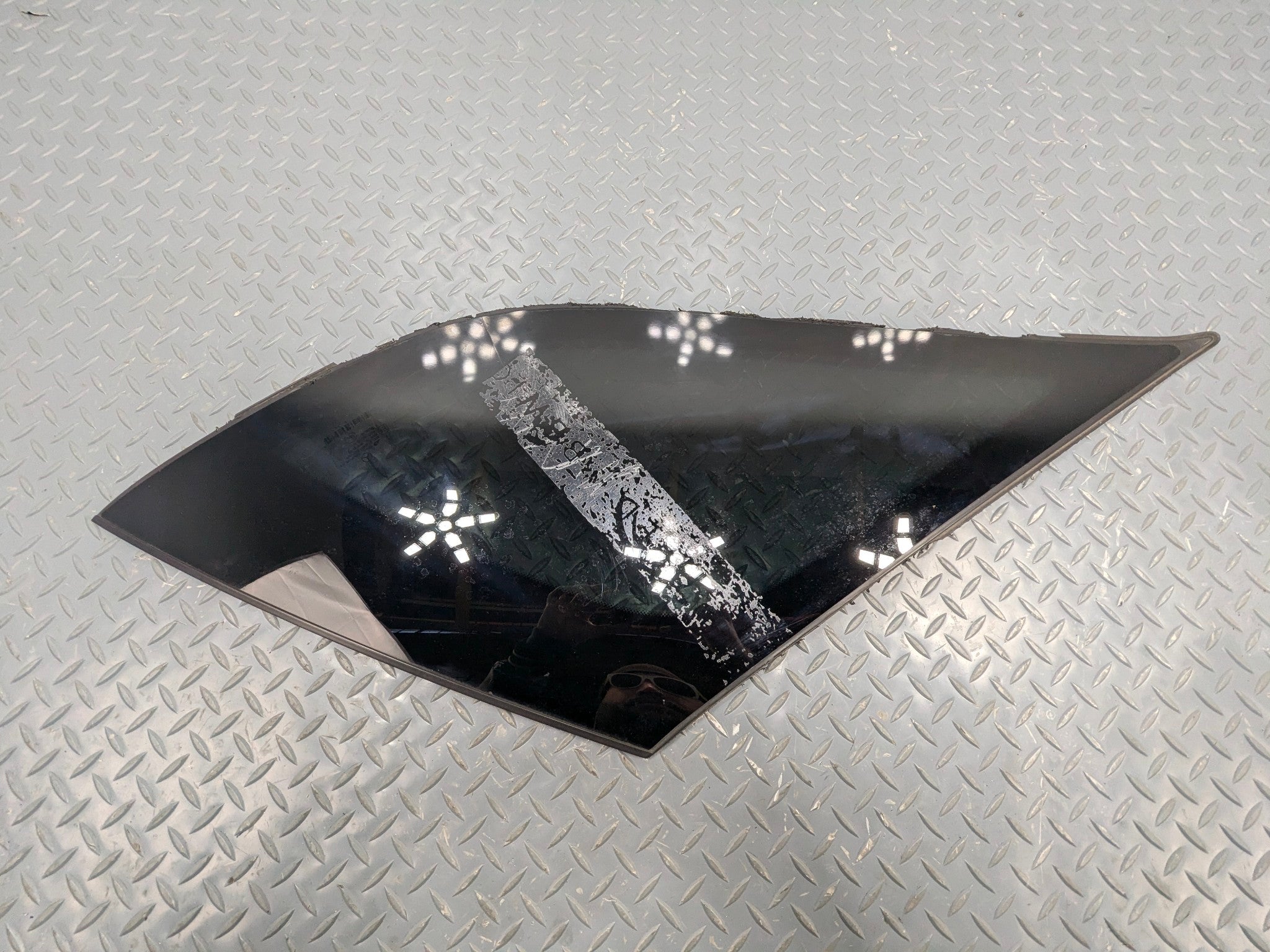 2009 - 2011 OEM MERCEDES-BENZ ML63 REAR LEFT SIDE QUARTER WINDOW GLASS