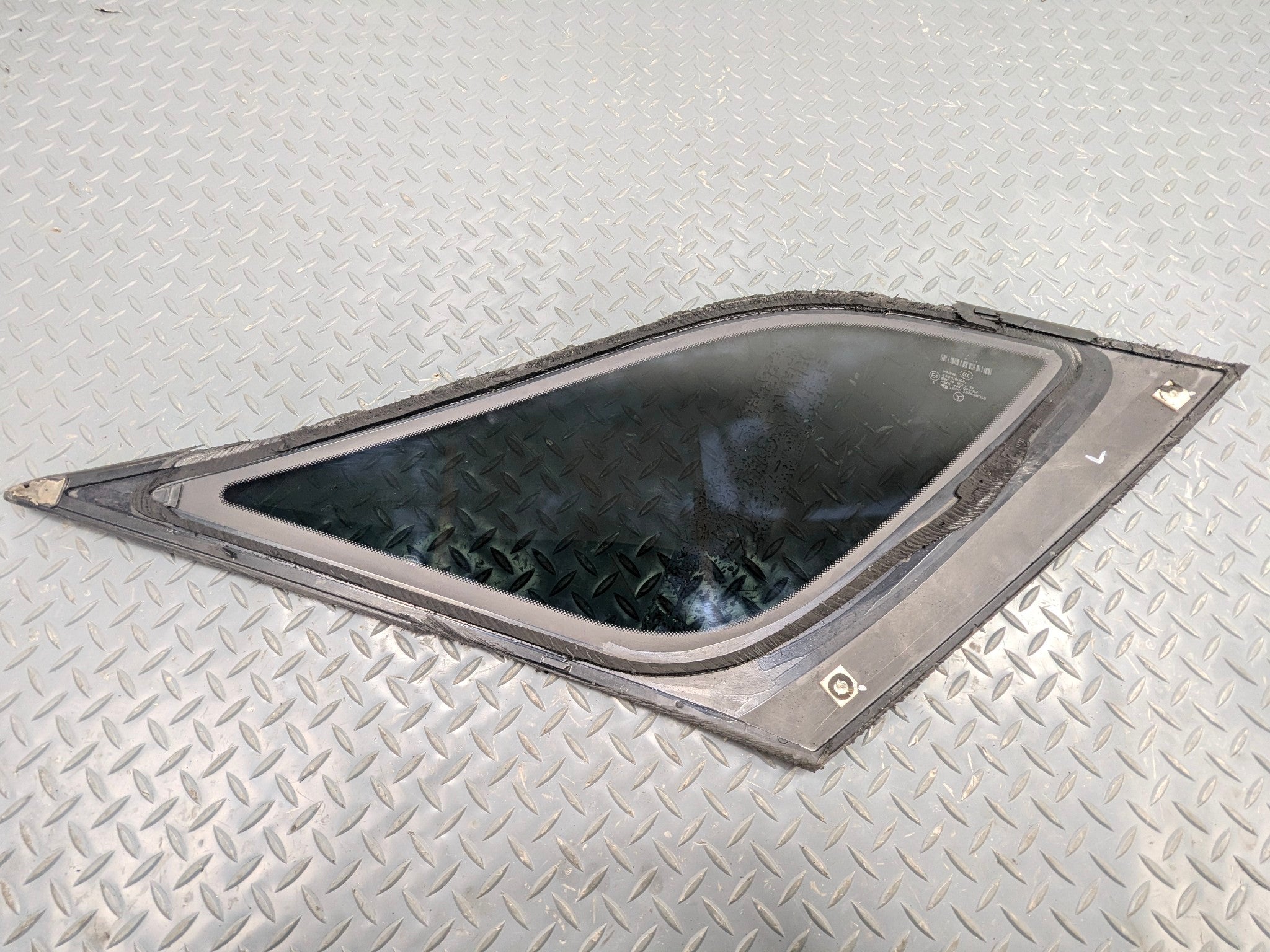 2009 - 2011 OEM MERCEDES-BENZ ML63 REAR LEFT SIDE QUARTER WINDOW GLASS