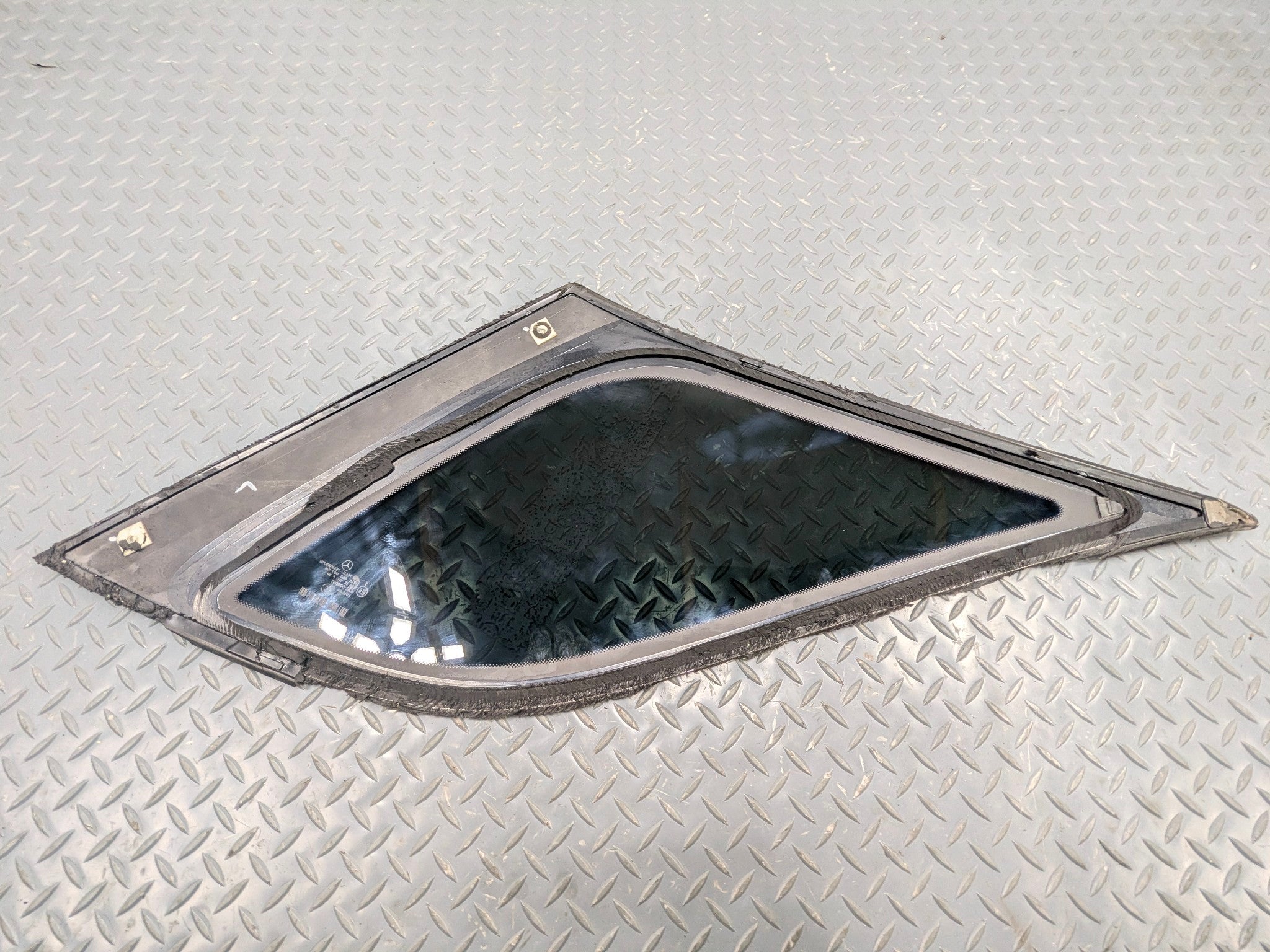 2009 - 2011 OEM MERCEDES-BENZ ML63 REAR LEFT SIDE QUARTER WINDOW GLASS