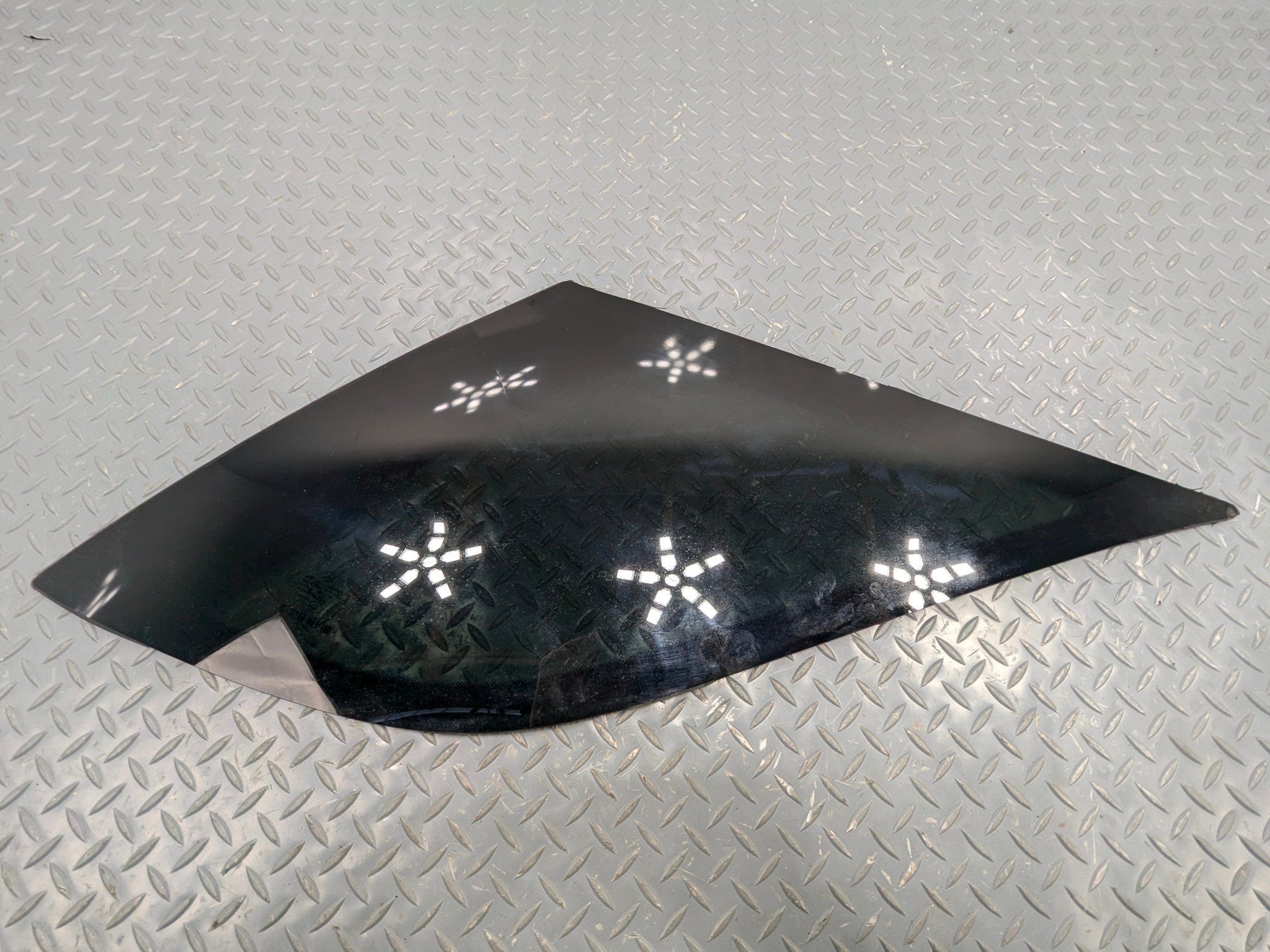 2009 - 2011 OEM MERCEDES-BENZ ML63 REAR RIGHT SIDE QUARTER WINDOW GLASS
