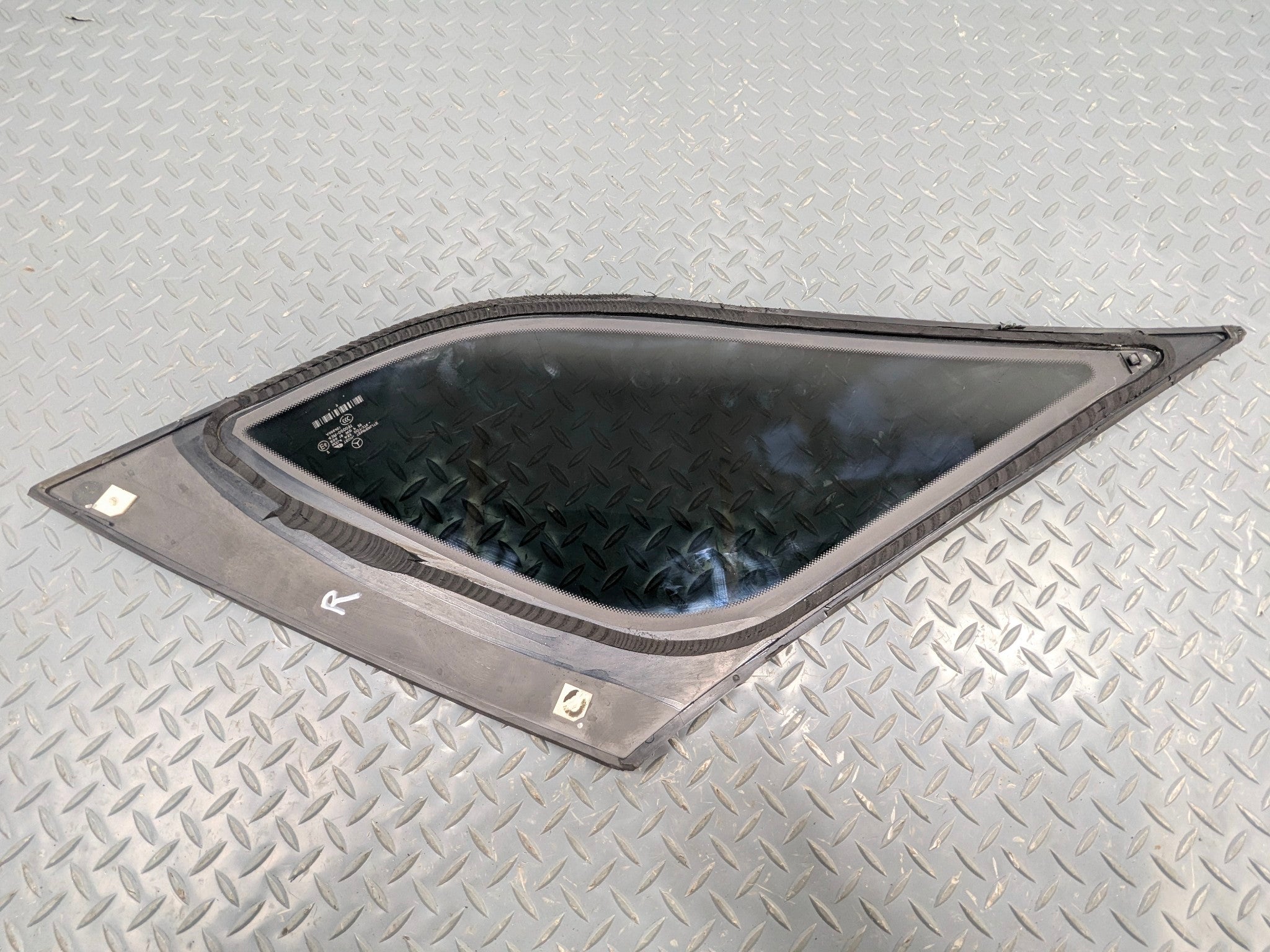 2009 - 2011 OEM MERCEDES-BENZ ML63 REAR RIGHT SIDE QUARTER WINDOW GLASS