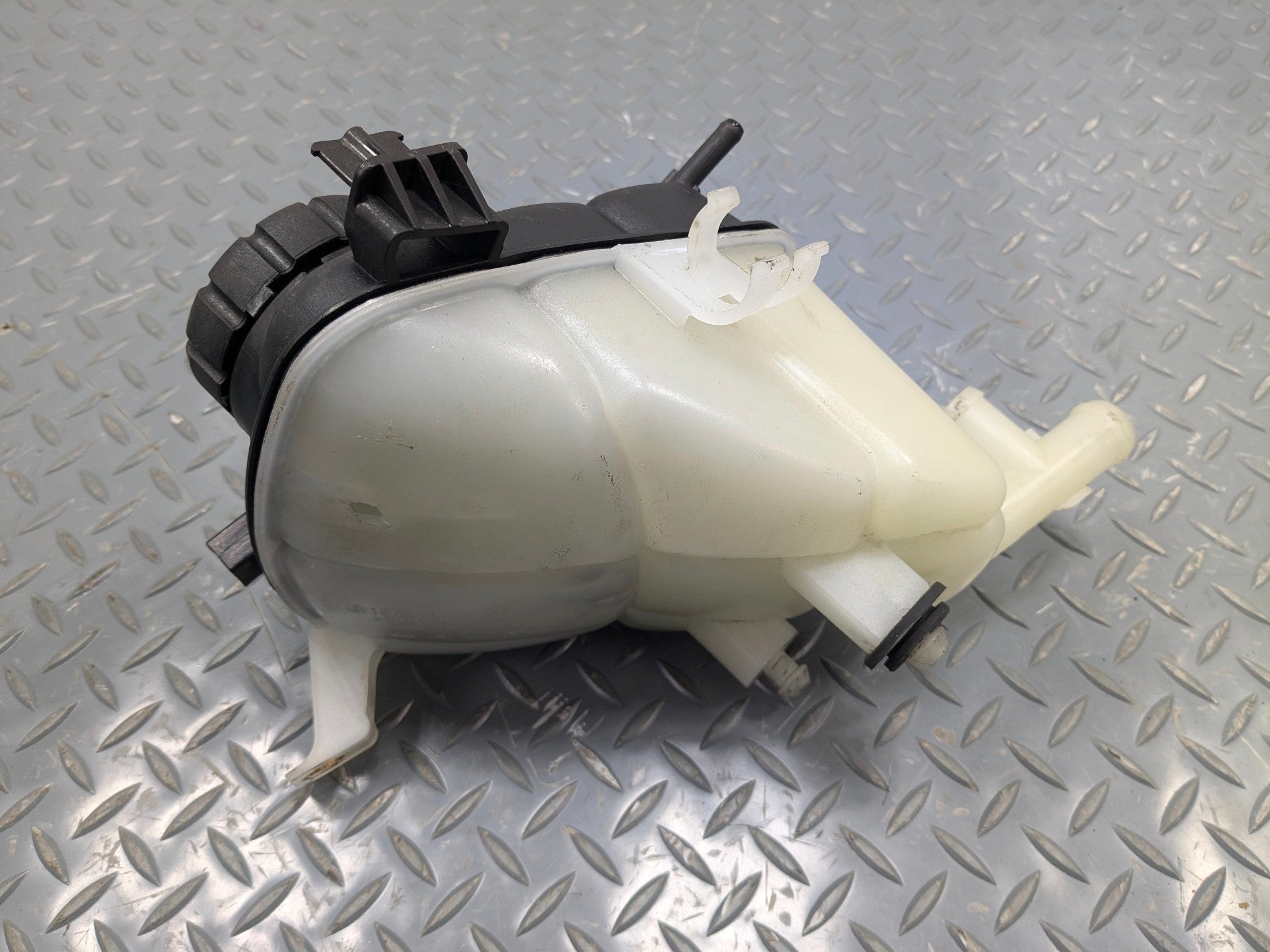 2009 - 2011 OEM MERCEDES-BENZ ML63 ENGINE COOLANT RECOVERY TANK RESERVOIR