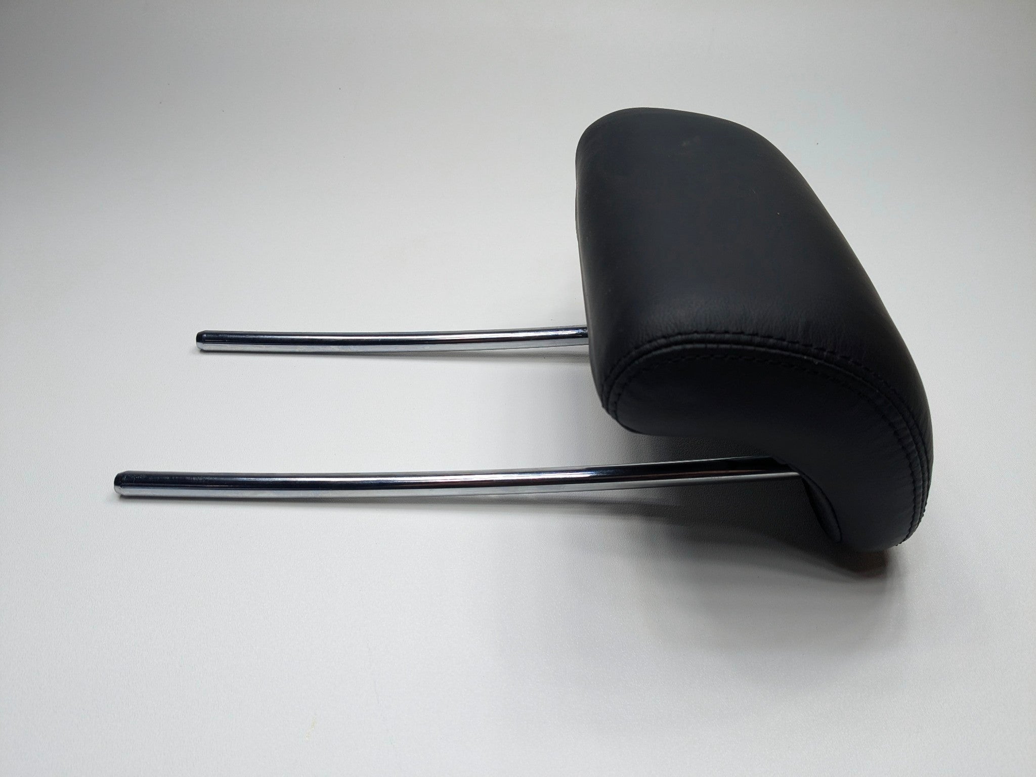 2009 - 2011 OEM MERCEDES-BENZ ML63 REAR CENTER SEAT HEADREST BLACK
