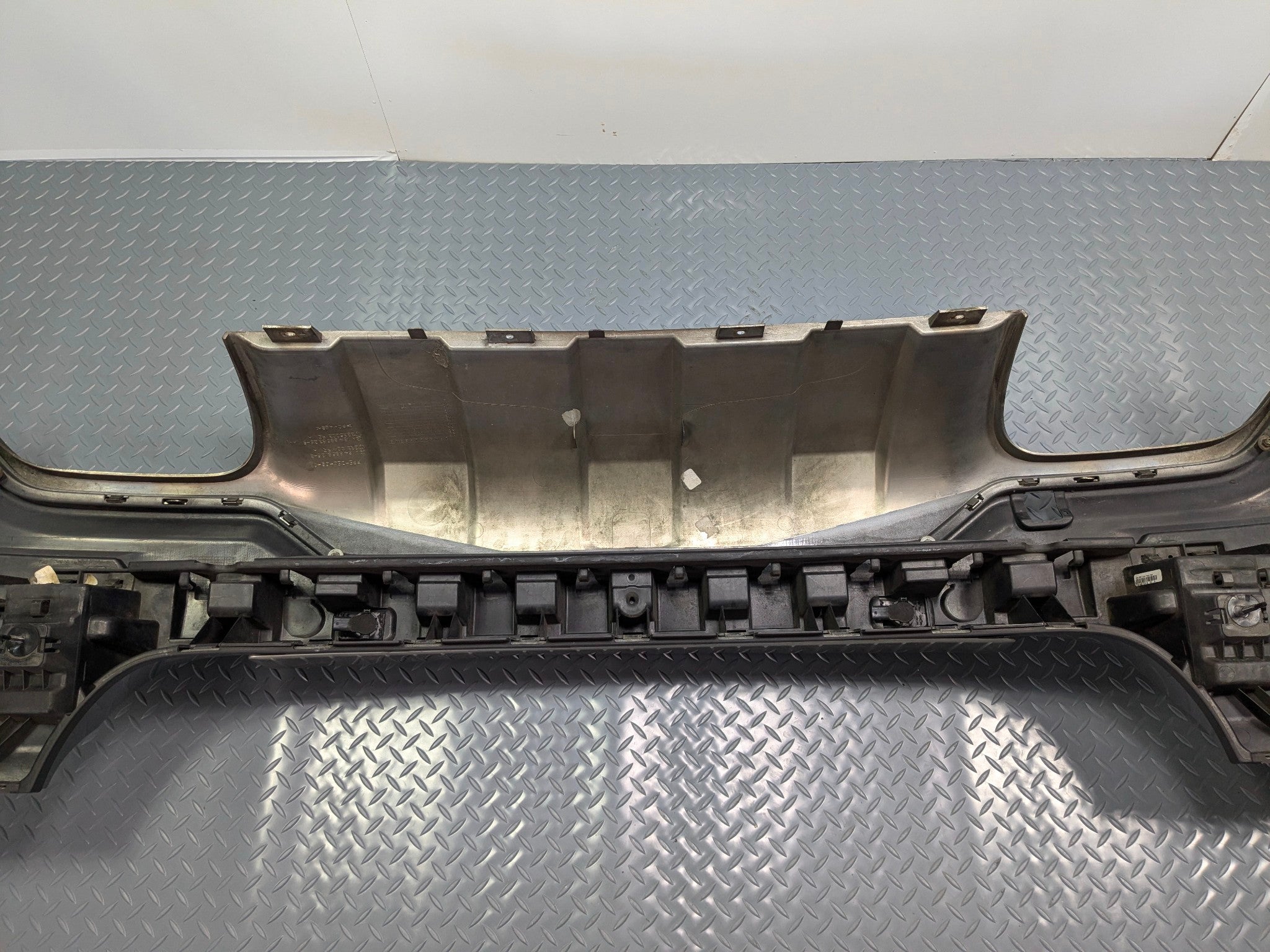 2009 - 2011 OEM MERCEDES-BENZ ML63 REAR LOWER BUMPER COVER PANEL GRAY