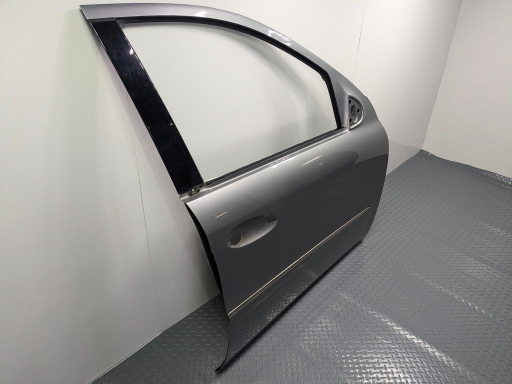 09 - 11 OEM MERCEDES-BENZ ML63 FRONT RIGHT PASSENGER SIDE DOOR SHELL PANEL GRAY