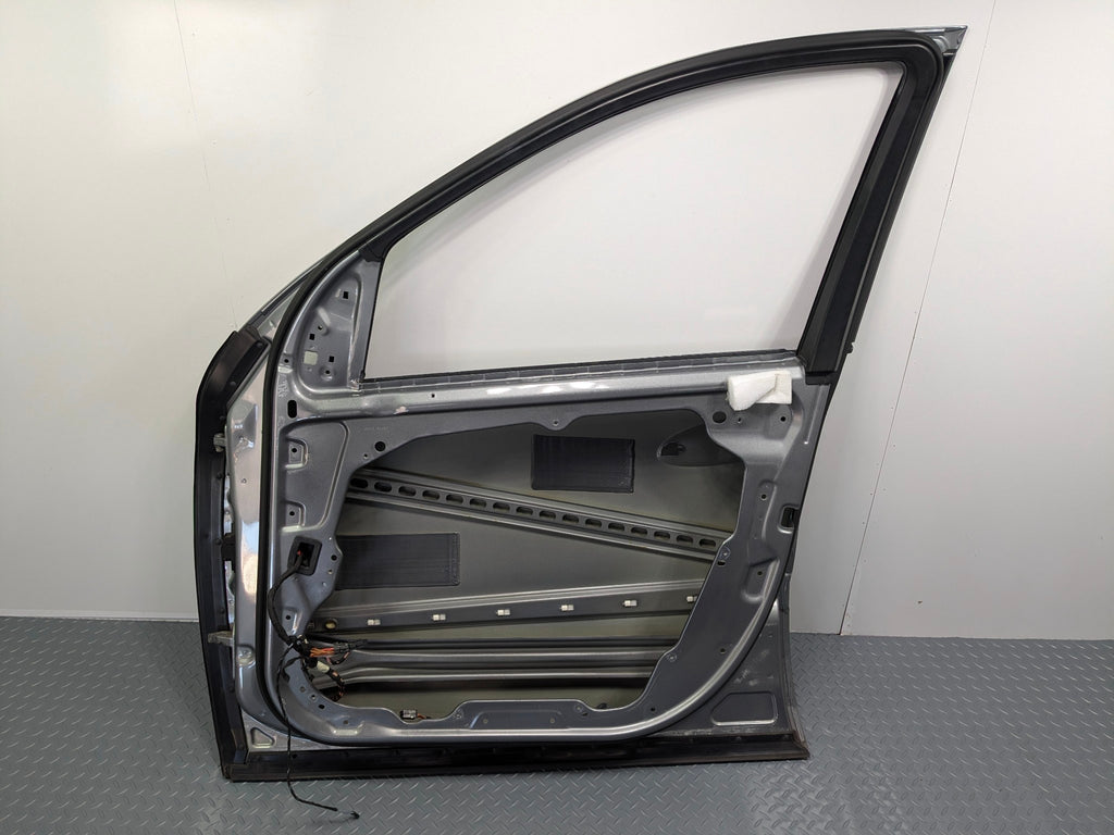 09 - 11 OEM MERCEDES-BENZ ML63 FRONT RIGHT PASSENGER SIDE DOOR SHELL PANEL GRAY