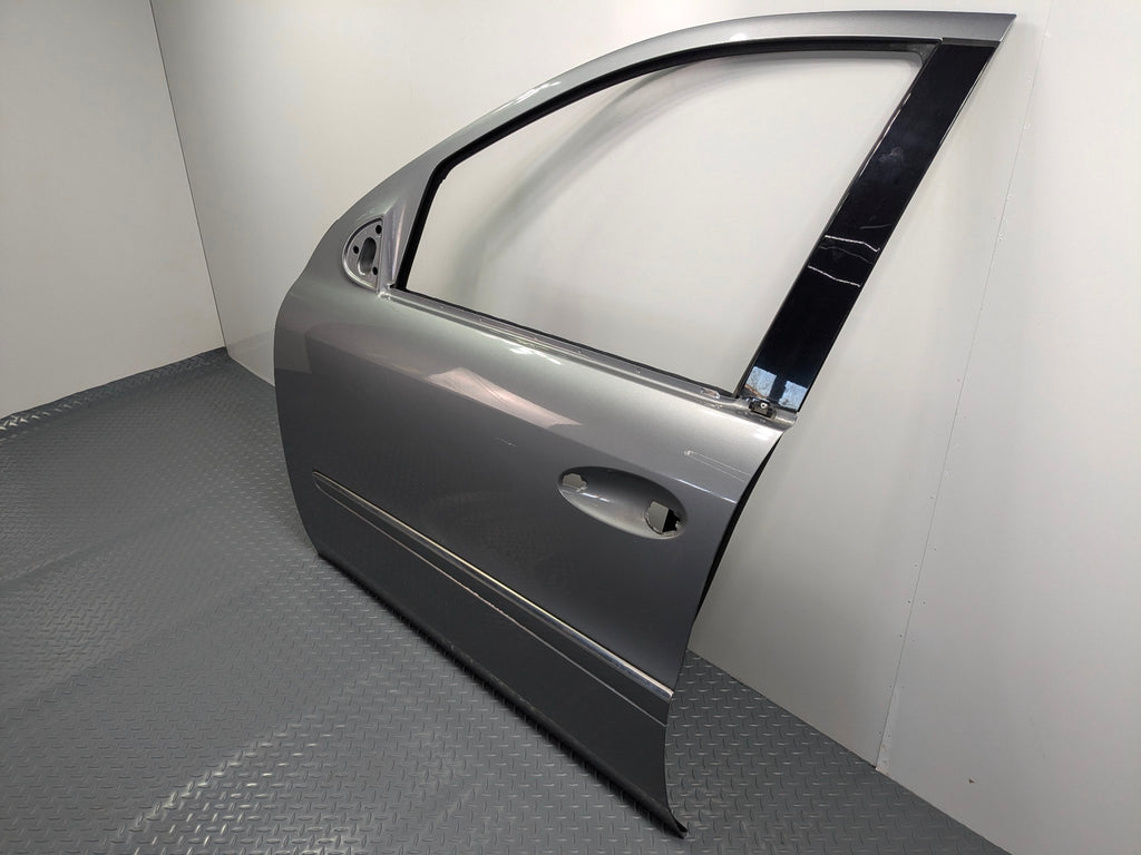 2009 - 2011 OEM MERCEDES-BENZ ML63 FRONT LEFT DRIVER SIDE DOOR SHELL PANEL GRAY