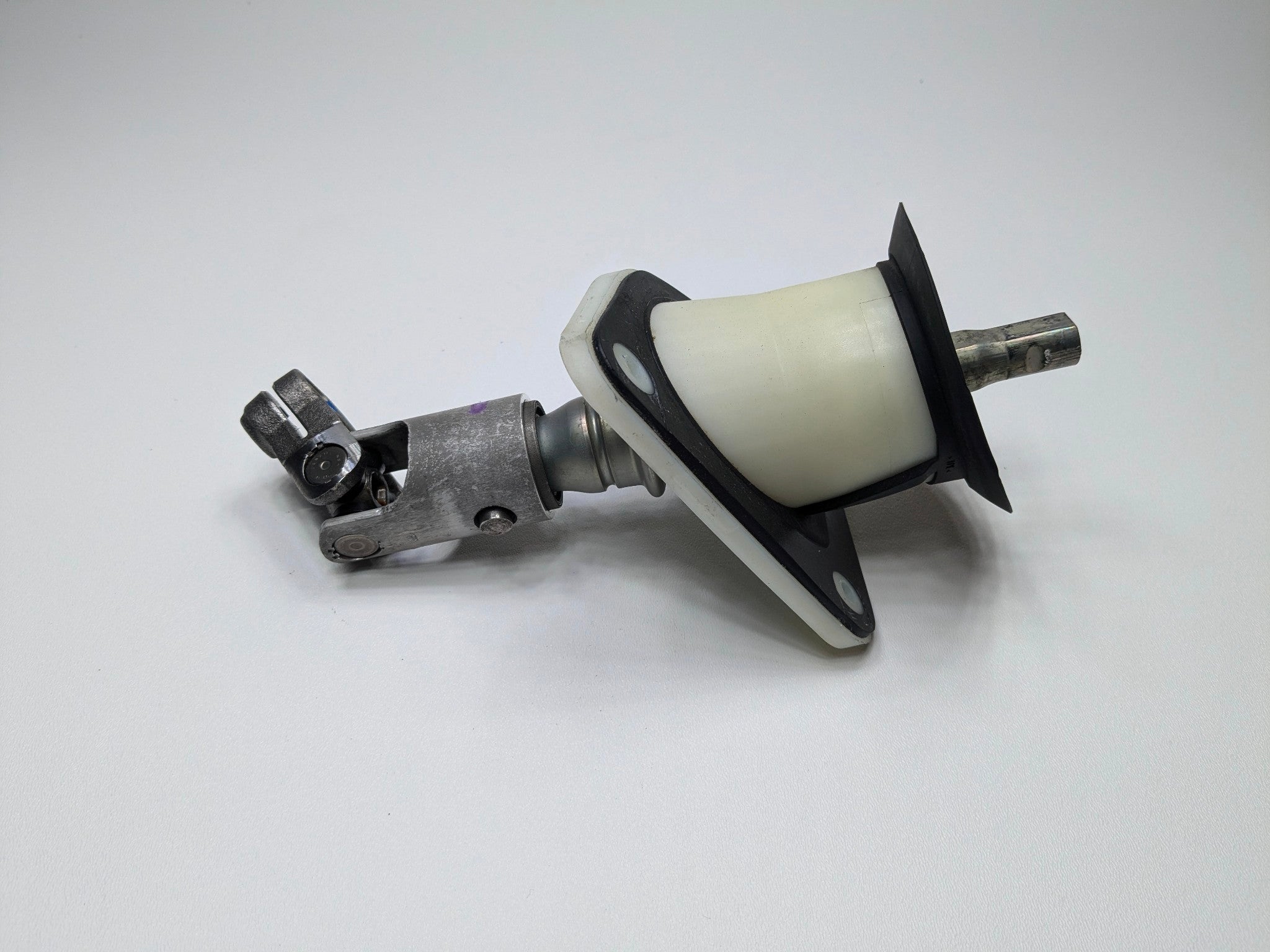 2009 - 2011 OEM MERCEDES-BENZ ML63 UPPER U-JOINT COUPLING FLEX STEERING SHAFT