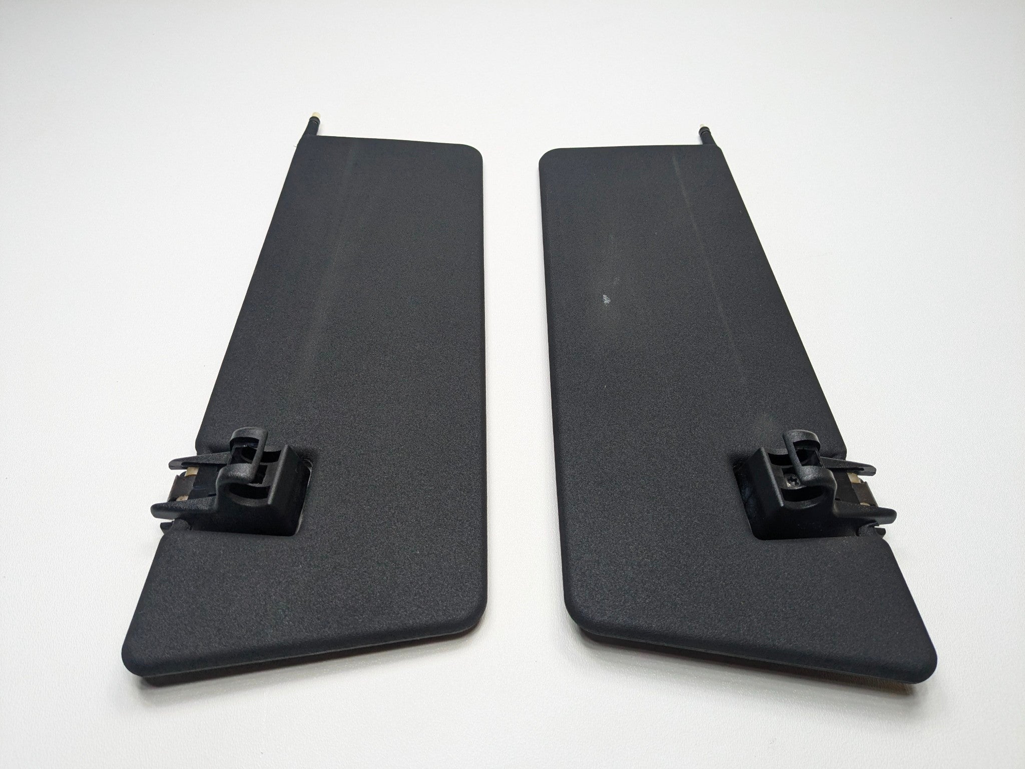 2009 - 2011 OEM MERCEDES-BENZ ML63 FRONT LEFT AND RIGHT SECONDARY SUNVISOR