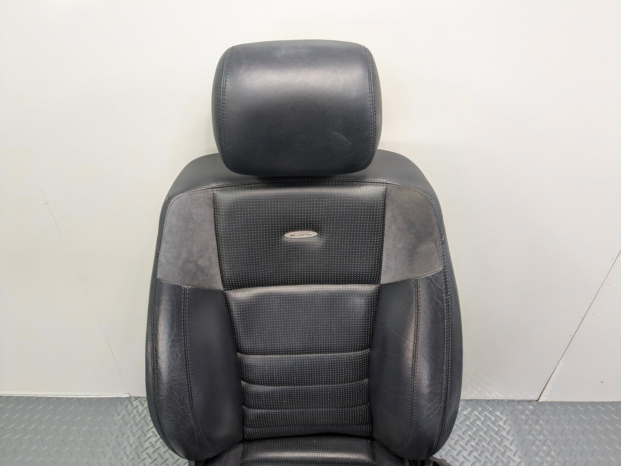 09 - 11 OEM MERCEDES-BENZ ML63 FRONT RIGHT SIDE SEAT WITH HEADREST BLACK LEATHER