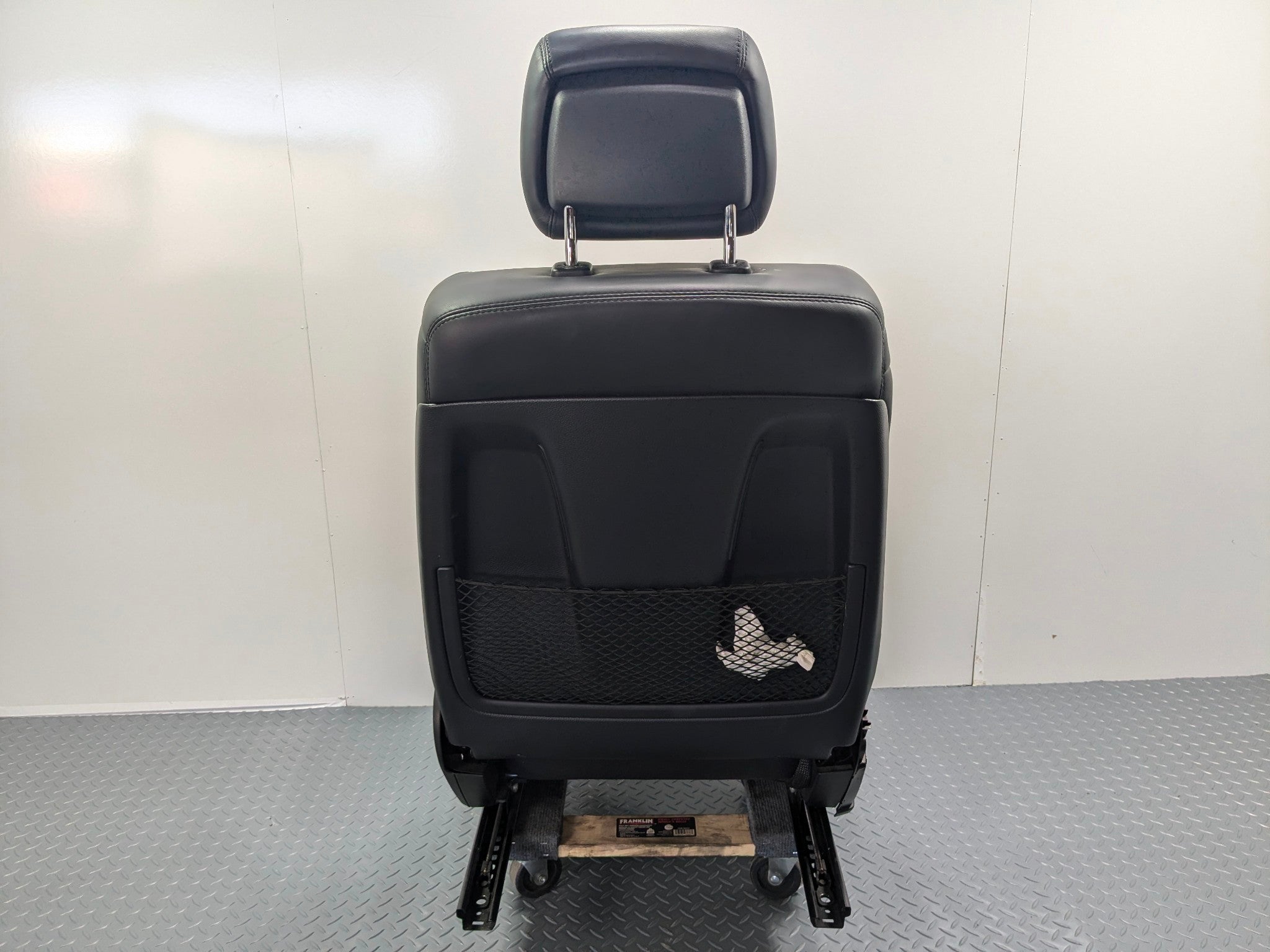 09 - 11 OEM MERCEDES-BENZ ML63 FRONT RIGHT SIDE SEAT WITH HEADREST BLACK LEATHER