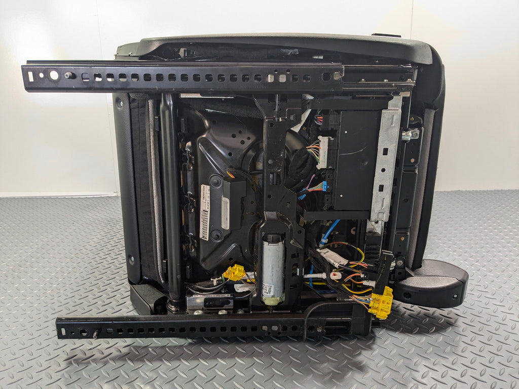 09 - 11 OEM MERCEDES-BENZ ML63 FRONT RIGHT SIDE SEAT WITH HEADREST BLACK LEATHER