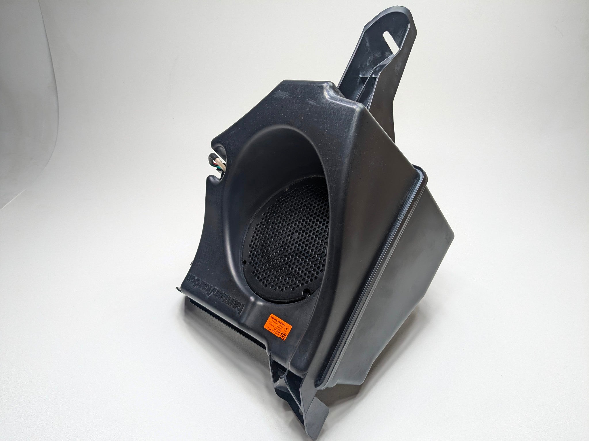 2009 - 2011 OEM MERCEDES-BENZ ML63 REAR SUBWOOFER SPEAKER HARMAN KARDON LOGIC 7