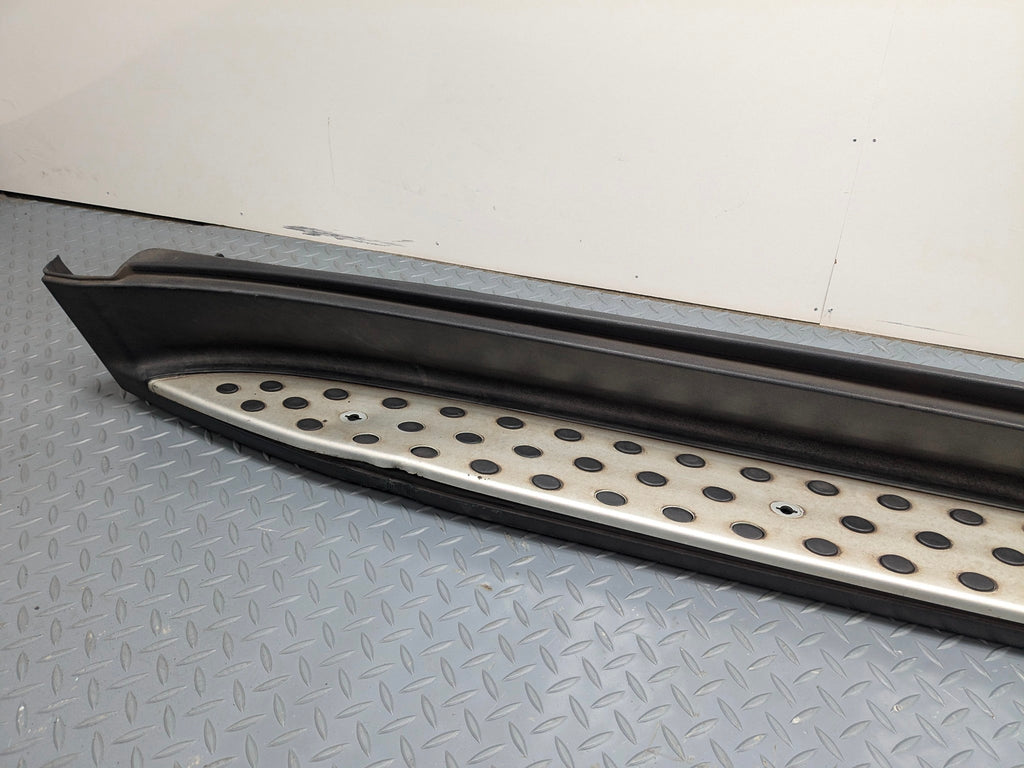 2009 - 2011 OEM MERCEDES-BENZ ML63 RIGHT SIDE RUNNING BOARD STEP PAD ASSEMBLY