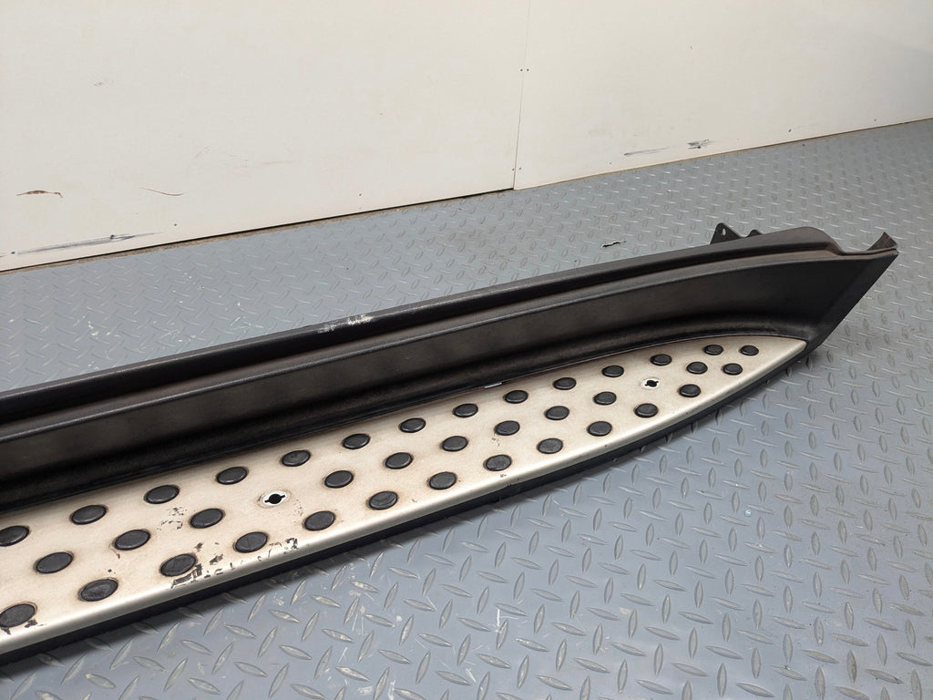 2009 - 2011 OEM MERCEDES-BENZ ML63 LEFT SIDE RUNNING BOARD STEP PAD ASSEMBLY